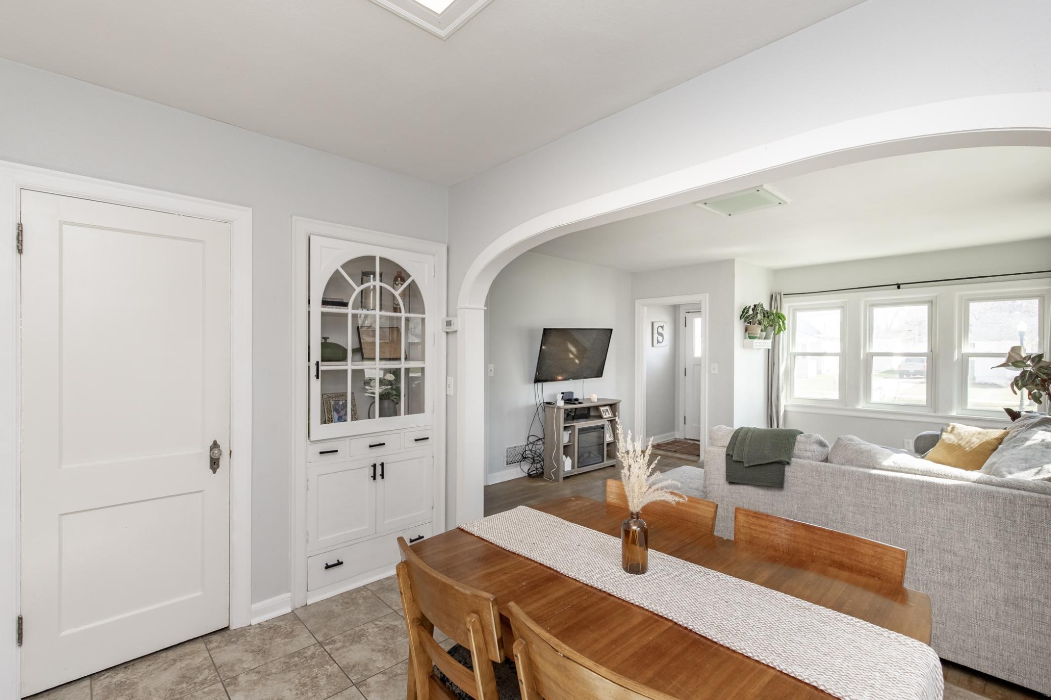 1937 single family home for sale at 1525 4th Avenue S in Fargo, ND — 4 bed, 2 bath (photo 19 of 53)