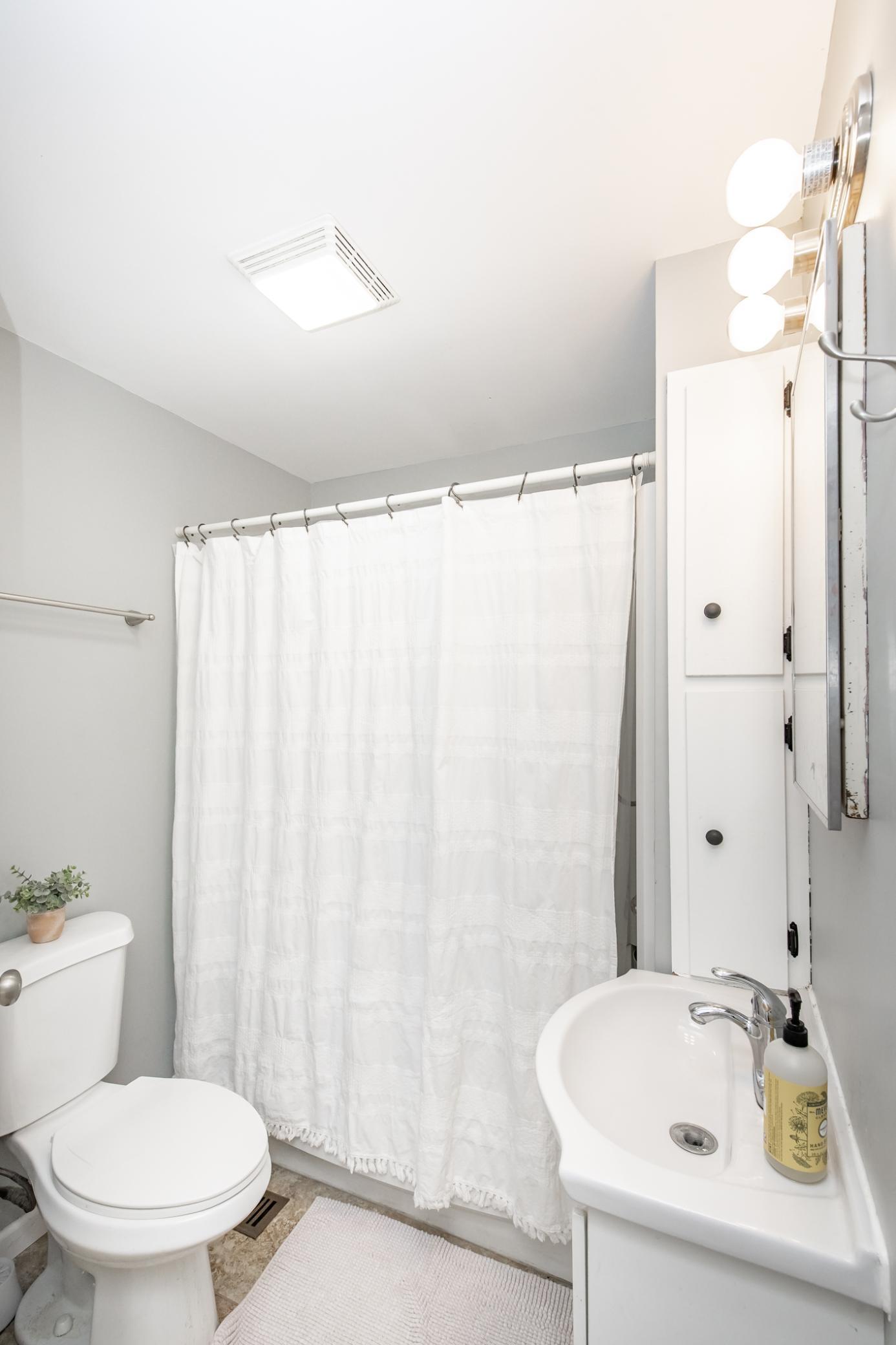 1937 single family home for sale at 1525 4th Avenue S in Fargo, ND — 4 bed, 2 bath (photo 22 of 53)