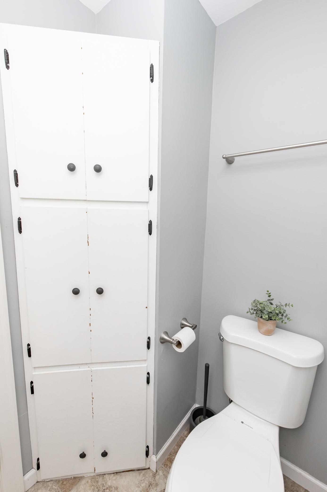 1937 single family home for sale at 1525 4th Avenue S in Fargo, ND — 4 bed, 2 bath (photo 23 of 53)