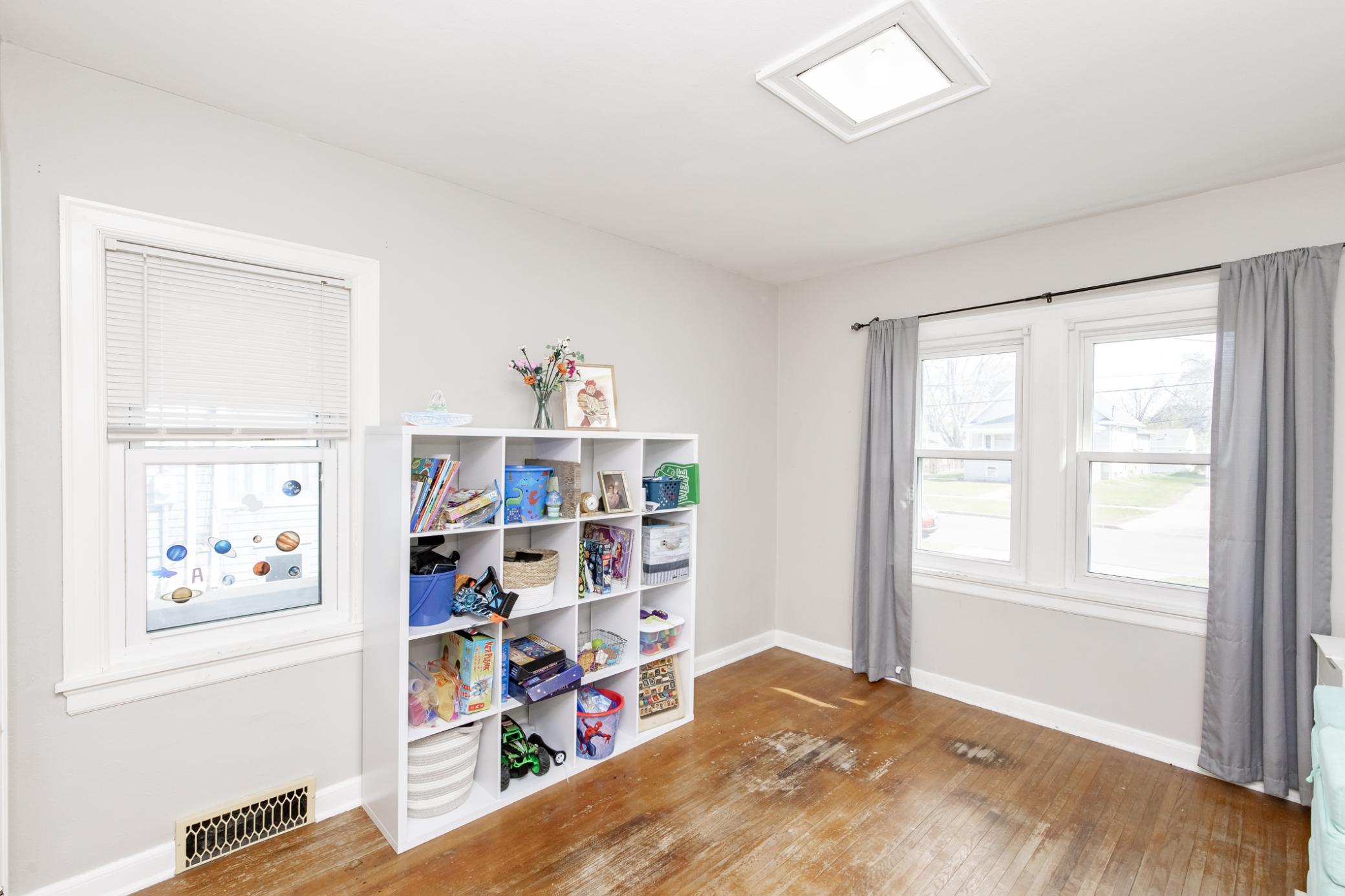 1937 single family home for sale at 1525 4th Avenue S in Fargo, ND — 4 bed, 2 bath (photo 25 of 53)