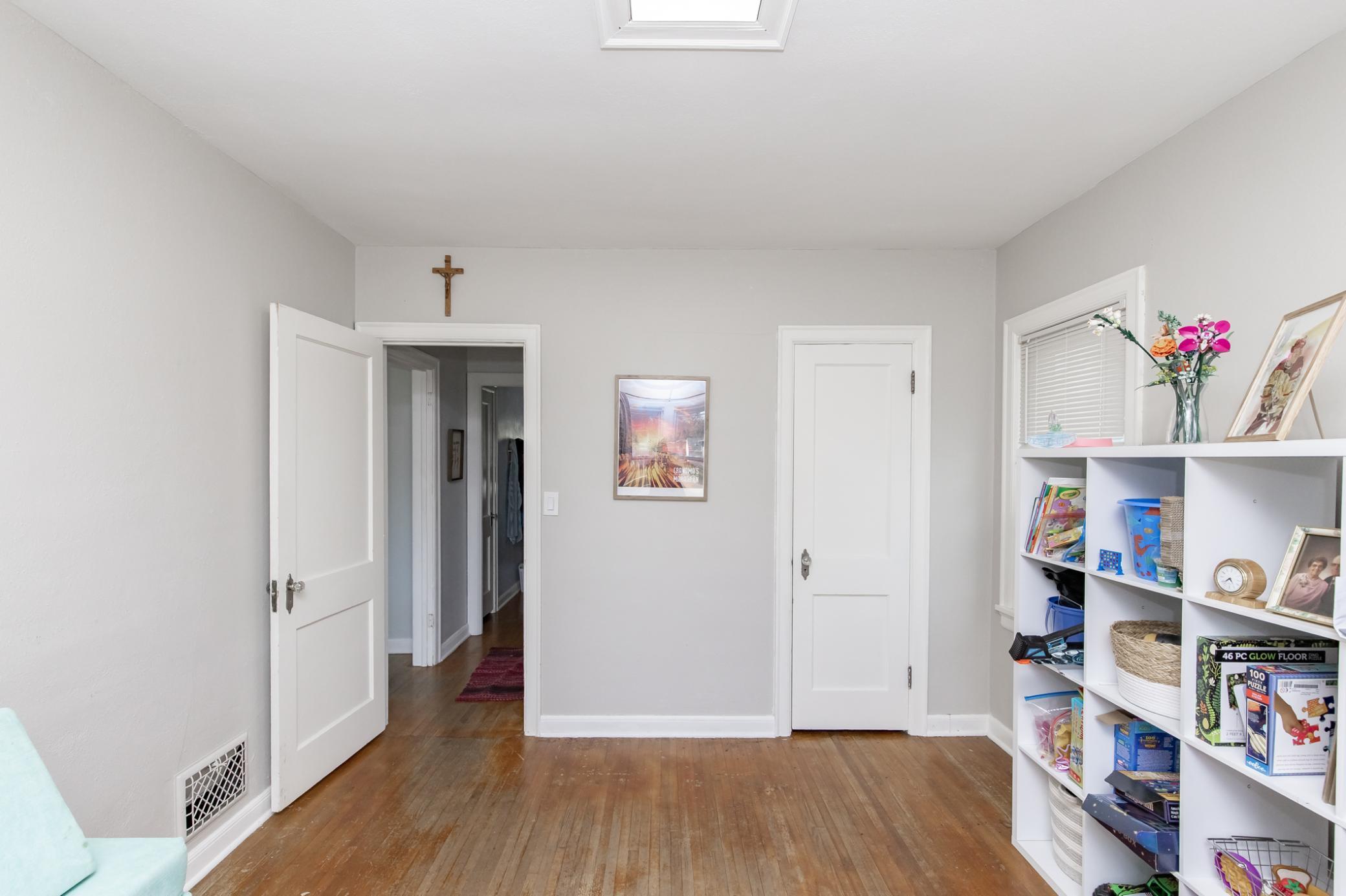 1937 single family home for sale at 1525 4th Avenue S in Fargo, ND — 4 bed, 2 bath (photo 26 of 53)