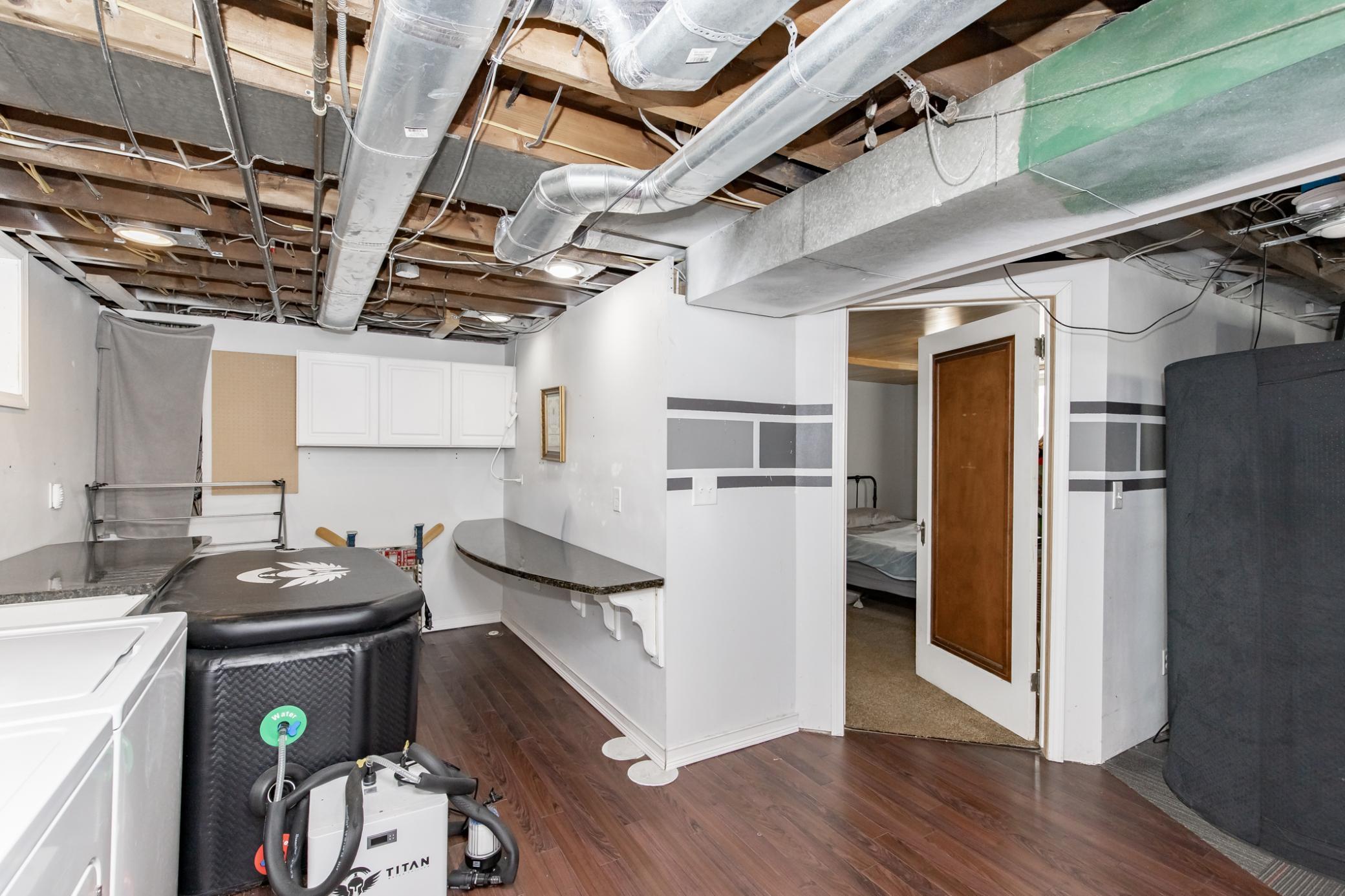 1937 single family home for sale at 1525 4th Avenue S in Fargo, ND — 4 bed, 2 bath (photo 37 of 53)