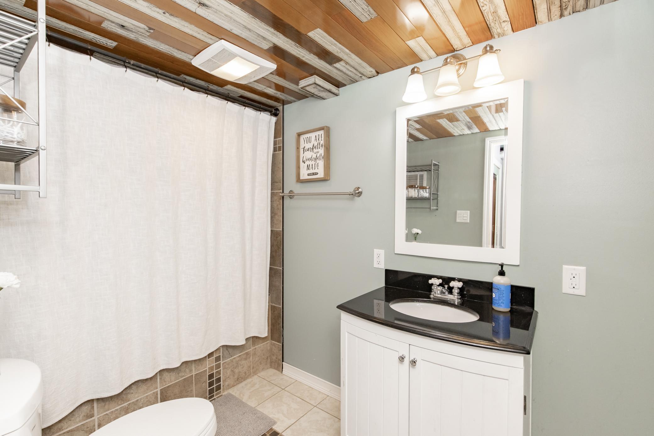 1937 single family home for sale at 1525 4th Avenue S in Fargo, ND — 4 bed, 2 bath (photo 40 of 53)