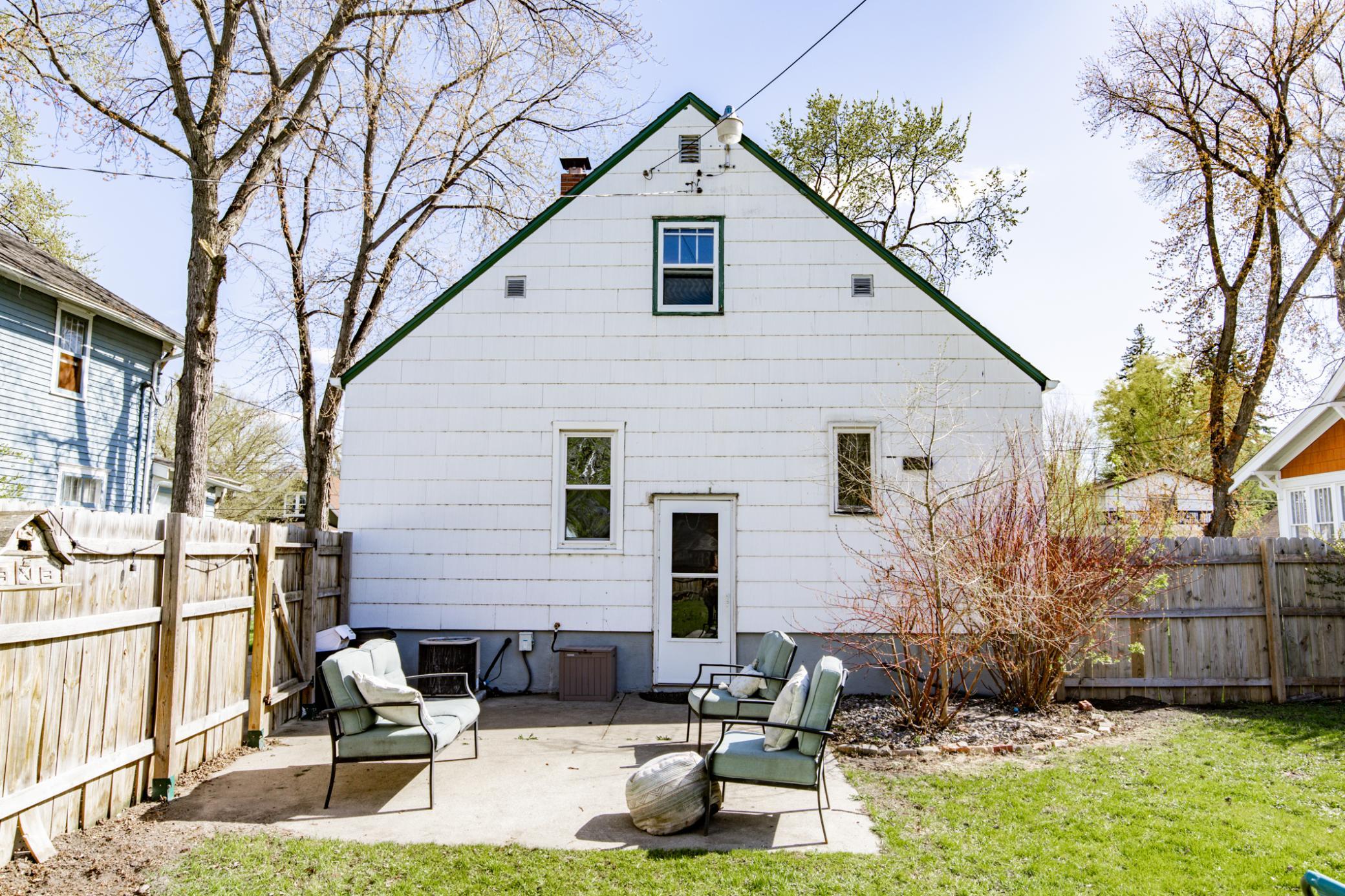 1937 single family home for sale at 1525 4th Avenue S in Fargo, ND — 4 bed, 2 bath (photo 44 of 53)
