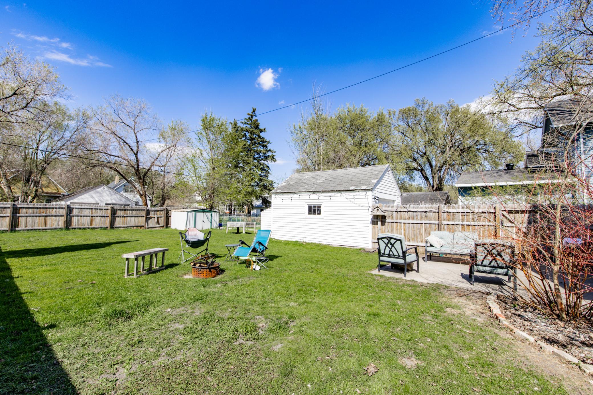 1937 single family home for sale at 1525 4th Avenue S in Fargo, ND — 4 bed, 2 bath (photo 49 of 53)