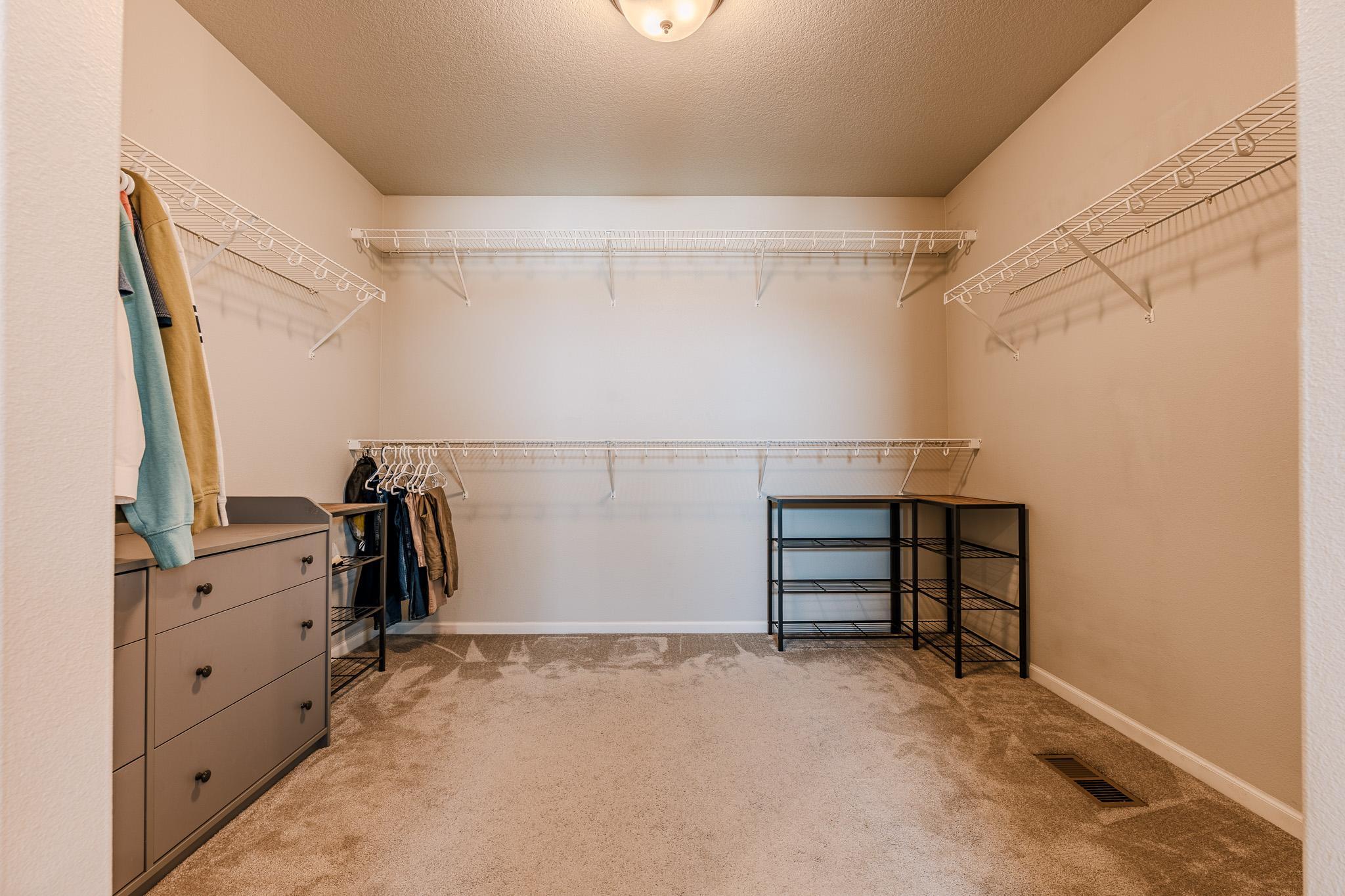 2018 single family home for sale at 5568 37th Avenue S in Fargo, ND — 4 bed, 4 bath (photo 20 of 39)