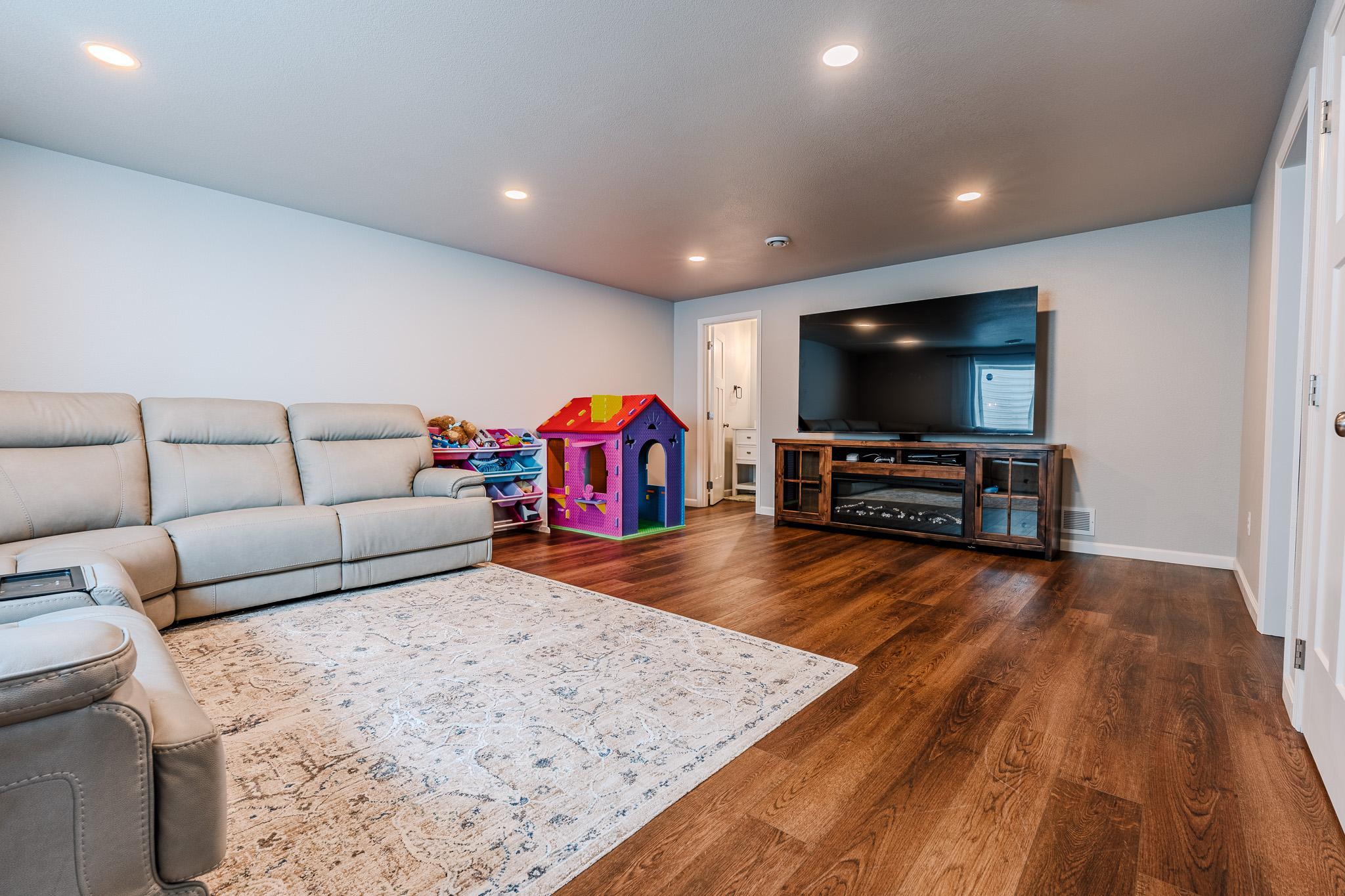 2018 single family home for sale at 5568 37th Avenue S in Fargo, ND — 4 bed, 4 bath (photo 28 of 39)