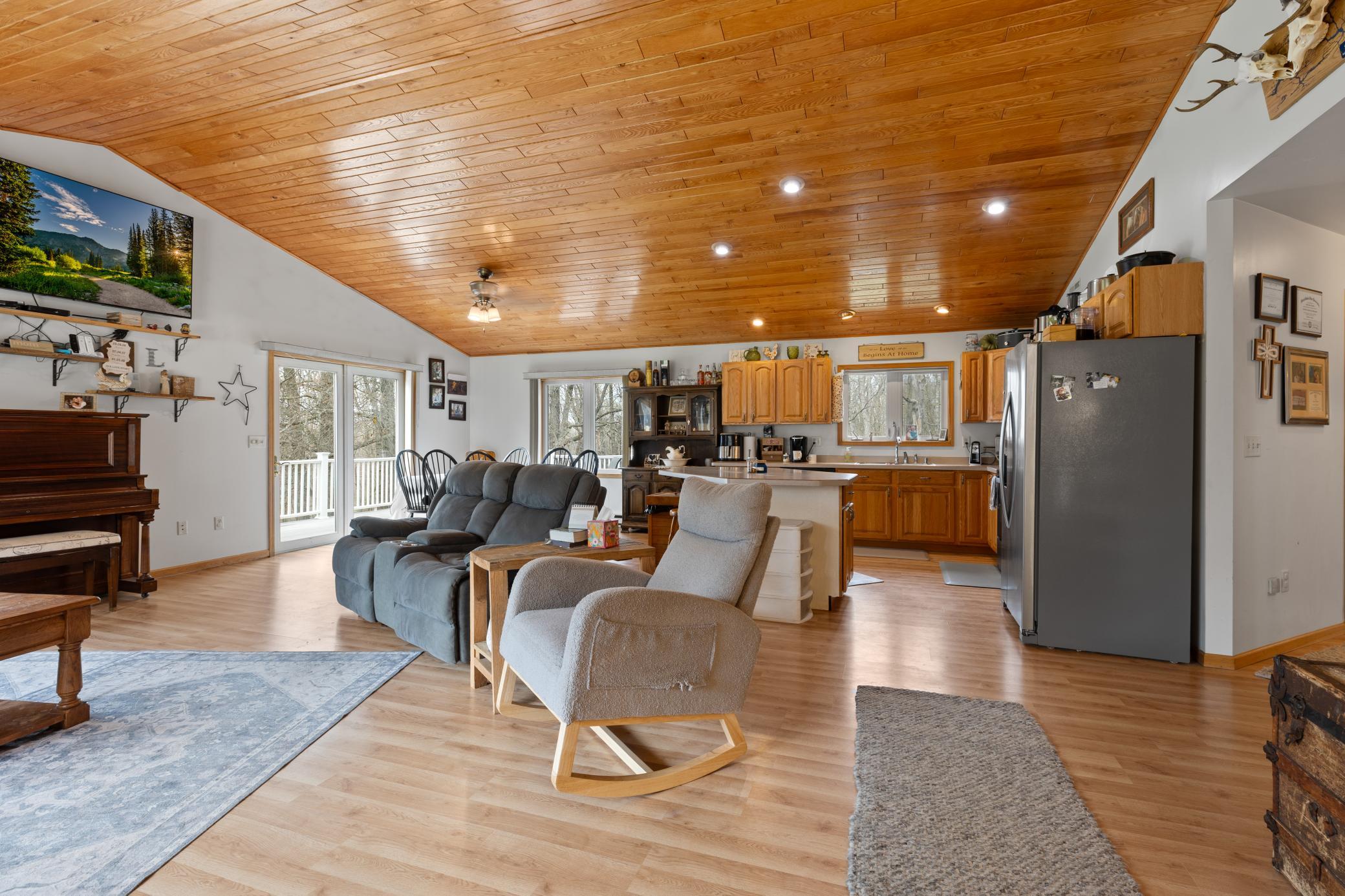 2000 single family home for sale at 15275 Demery Road in Brainerd, MN — 4 bed, 4 bath (photo 2 of 20)