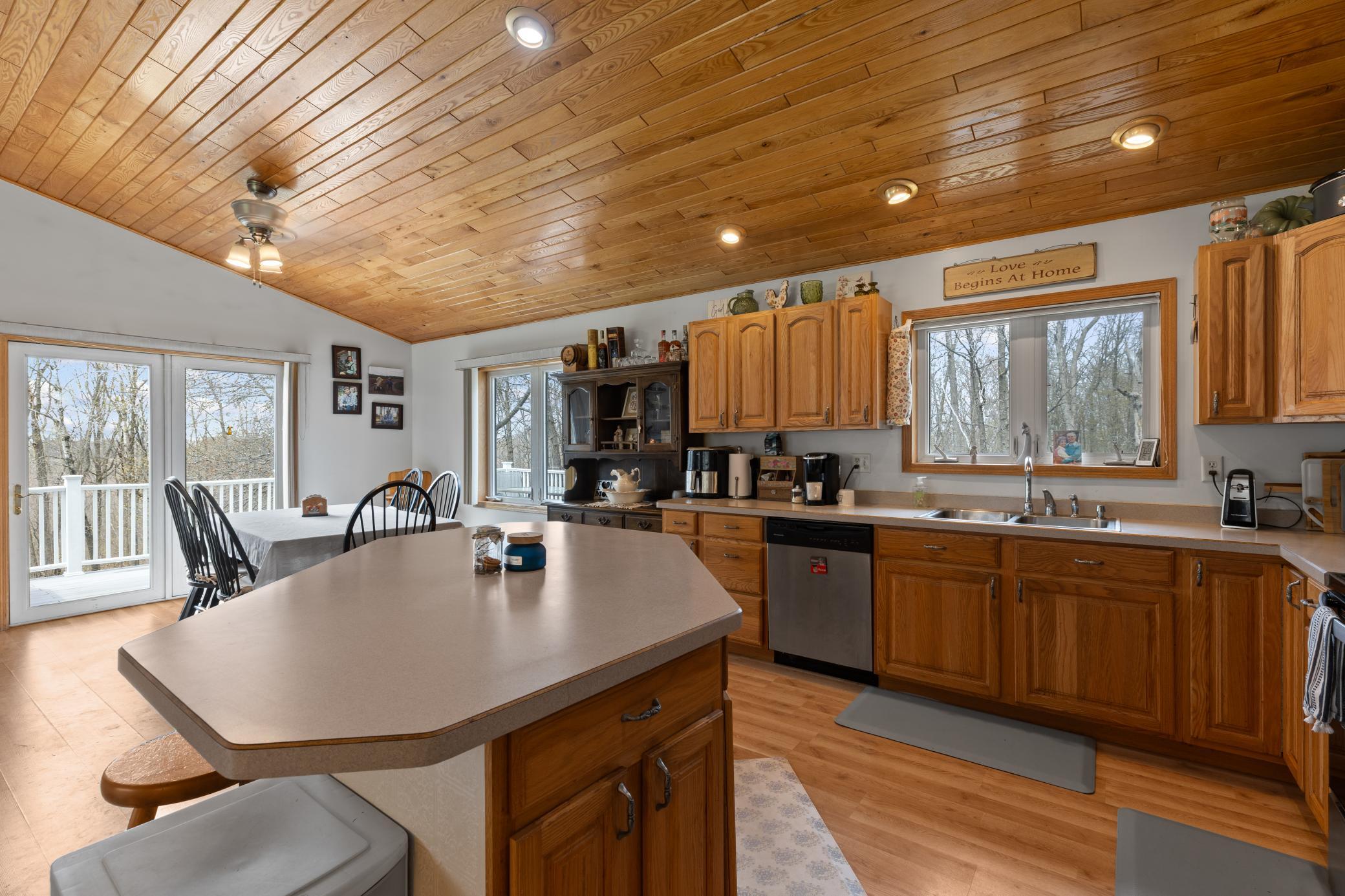 2000 single family home for sale at 15275 Demery Road in Brainerd, MN — 4 bed, 4 bath (photo 4 of 20)