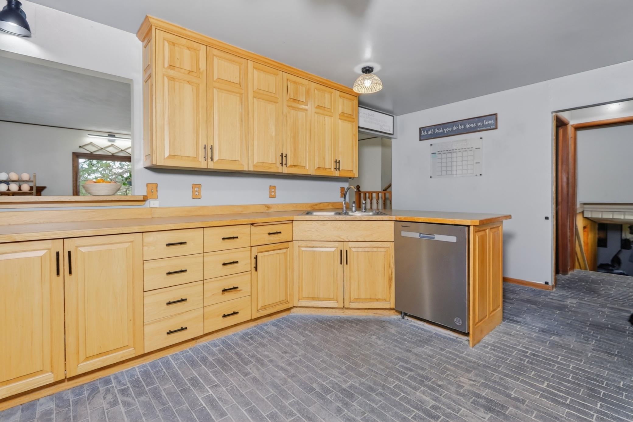 1967 single family home for sale at 759 Trout Lake Road in Grand Rapids, MN — 3 bed, 2 bath (photo 8 of 43)