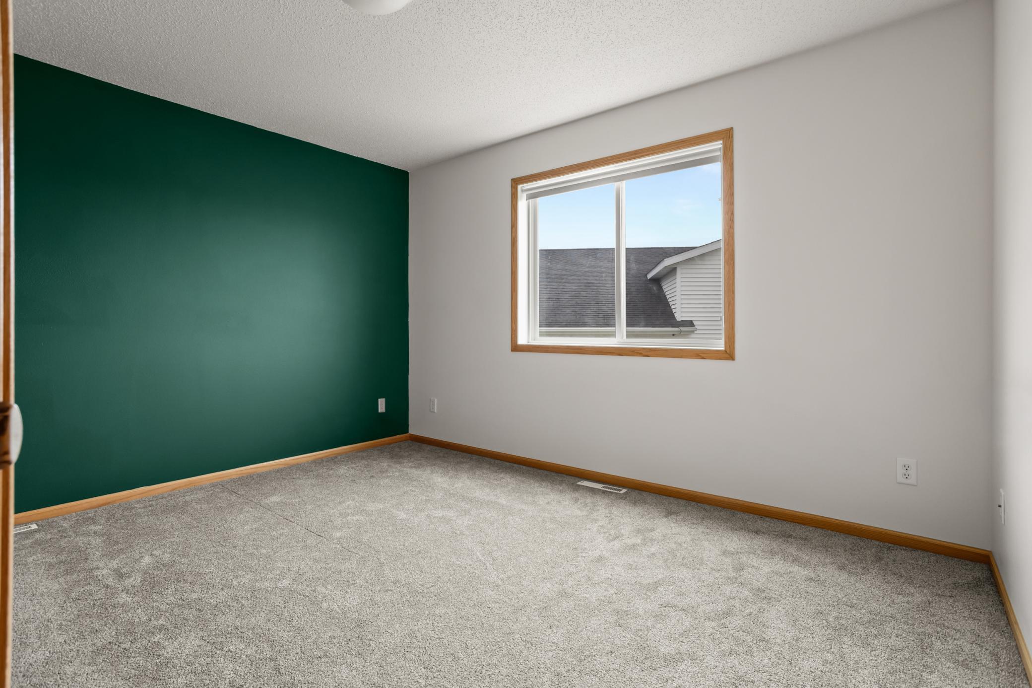 2006 twin home for sale at 1113 39th Avenue S in Moorhead, MN — 3 bed, 2 bath (photo 13 of 38)
