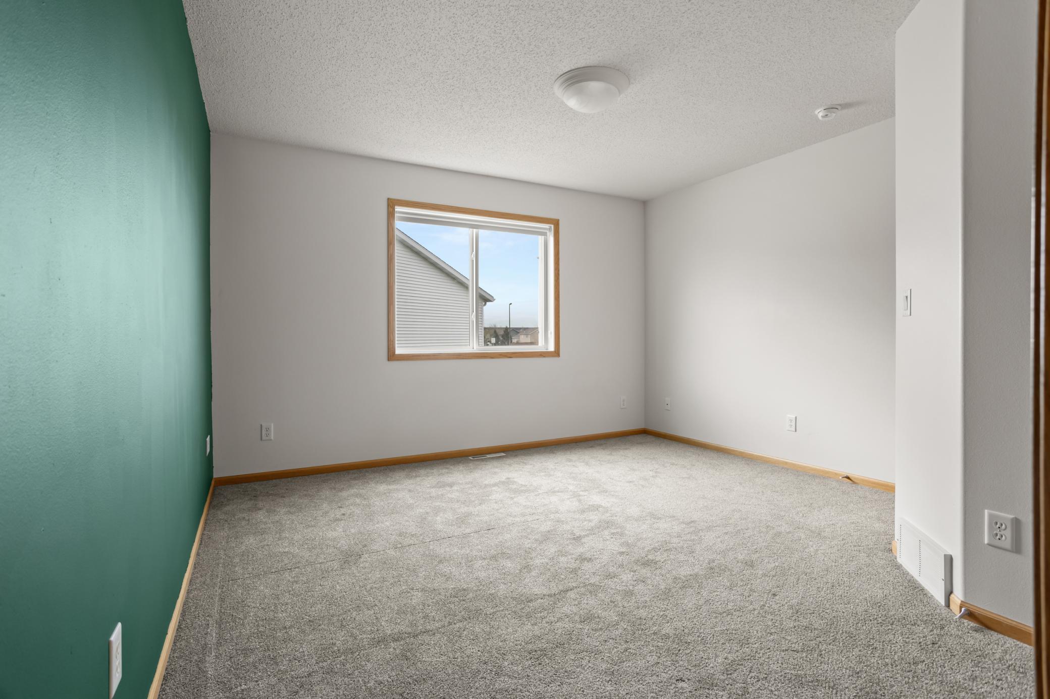 2006 twin home for sale at 1113 39th Avenue S in Moorhead, MN — 3 bed, 2 bath (photo 15 of 38)