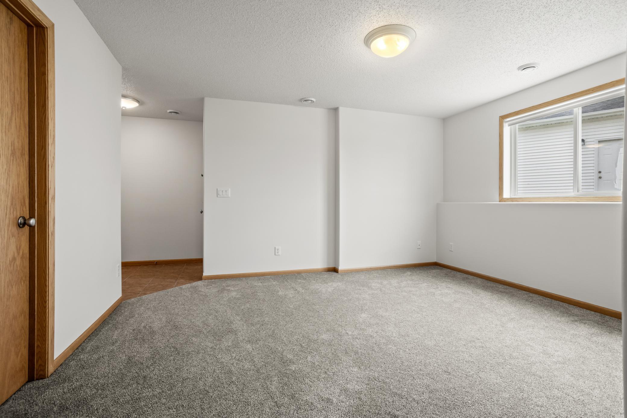 2006 twin home for sale at 1113 39th Avenue S in Moorhead, MN — 3 bed, 2 bath (photo 19 of 38)