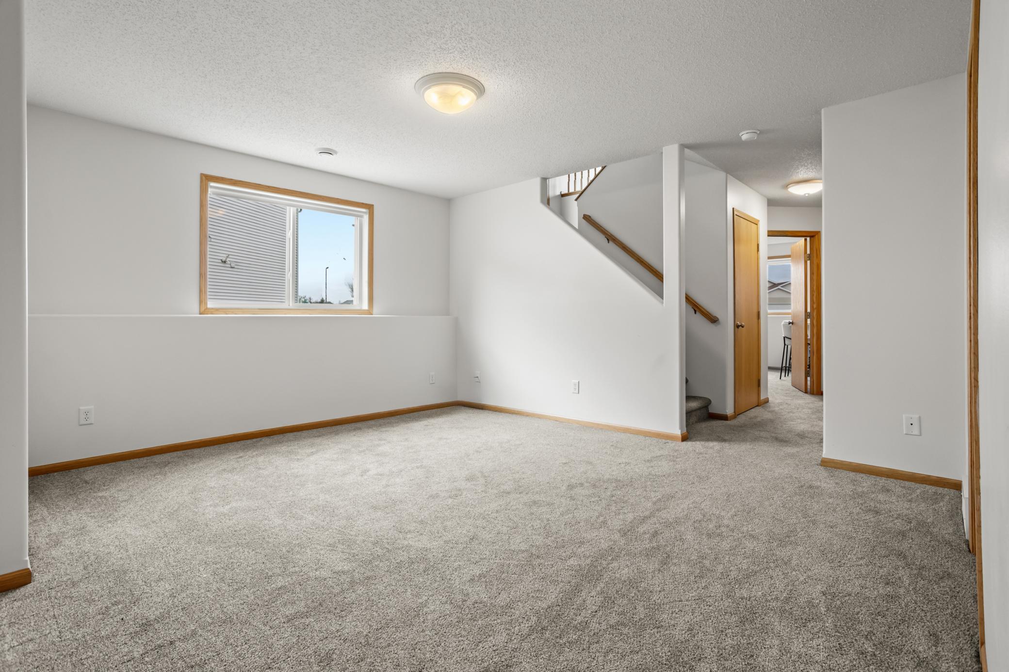 2006 twin home for sale at 1113 39th Avenue S in Moorhead, MN — 3 bed, 2 bath (photo 20 of 38)