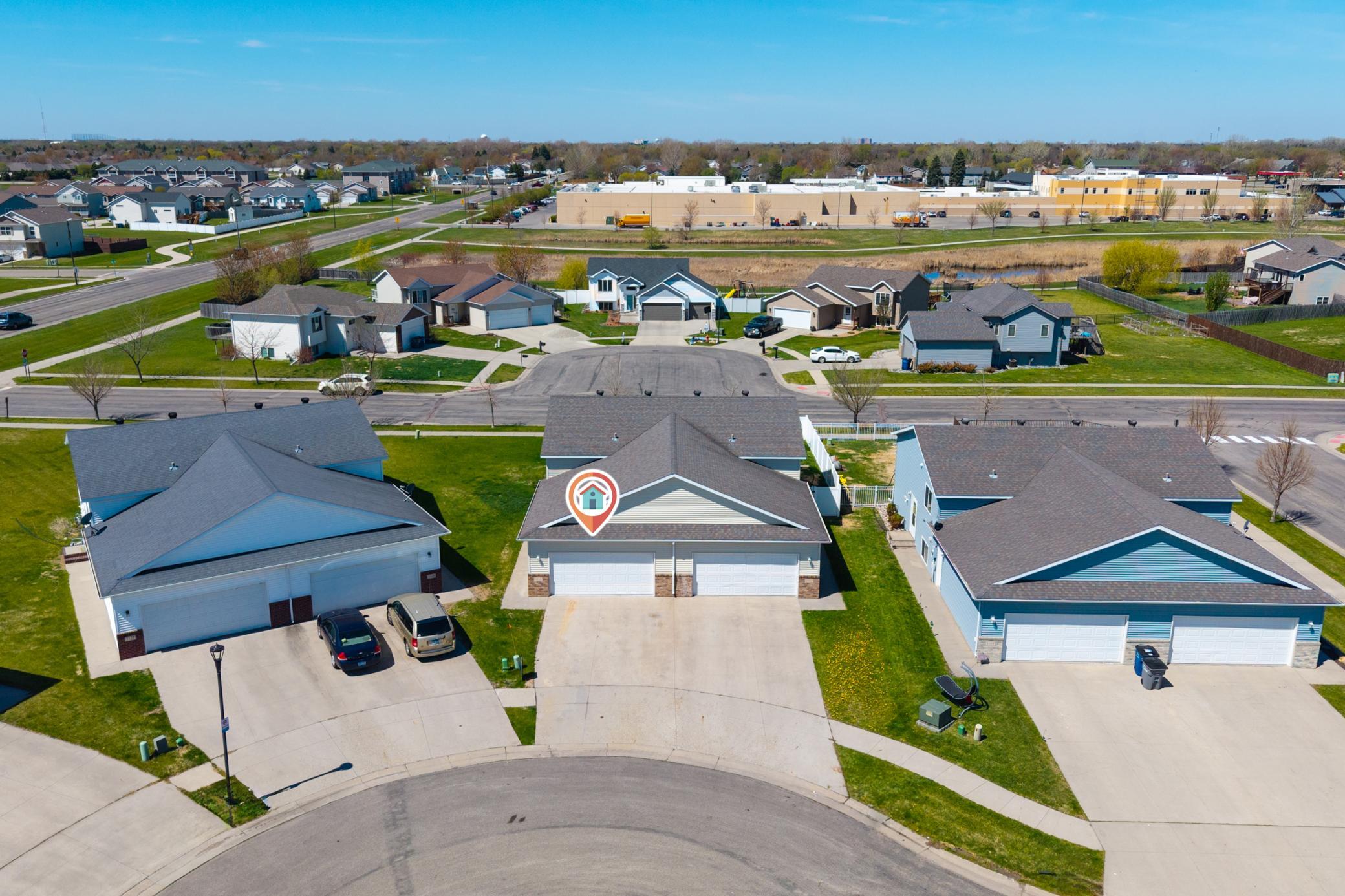 2006 twin home for sale at 1113 39th Avenue S in Moorhead, MN — 3 bed, 2 bath (photo 3 of 38)