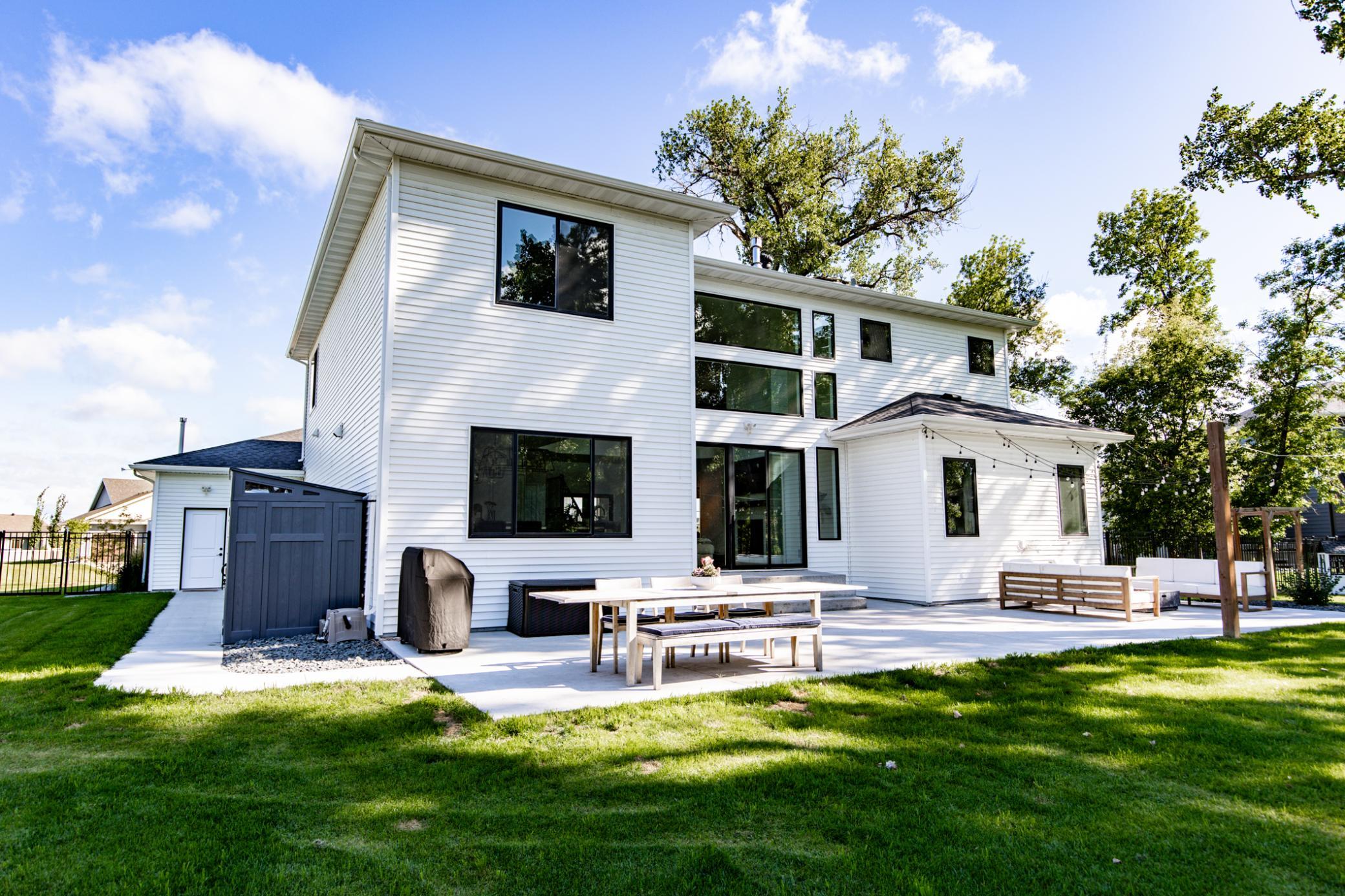 2020 single family home for sale at 8852 Lost River Road in Horace, ND — 6 bed, 4 bath (photo 13 of 95)