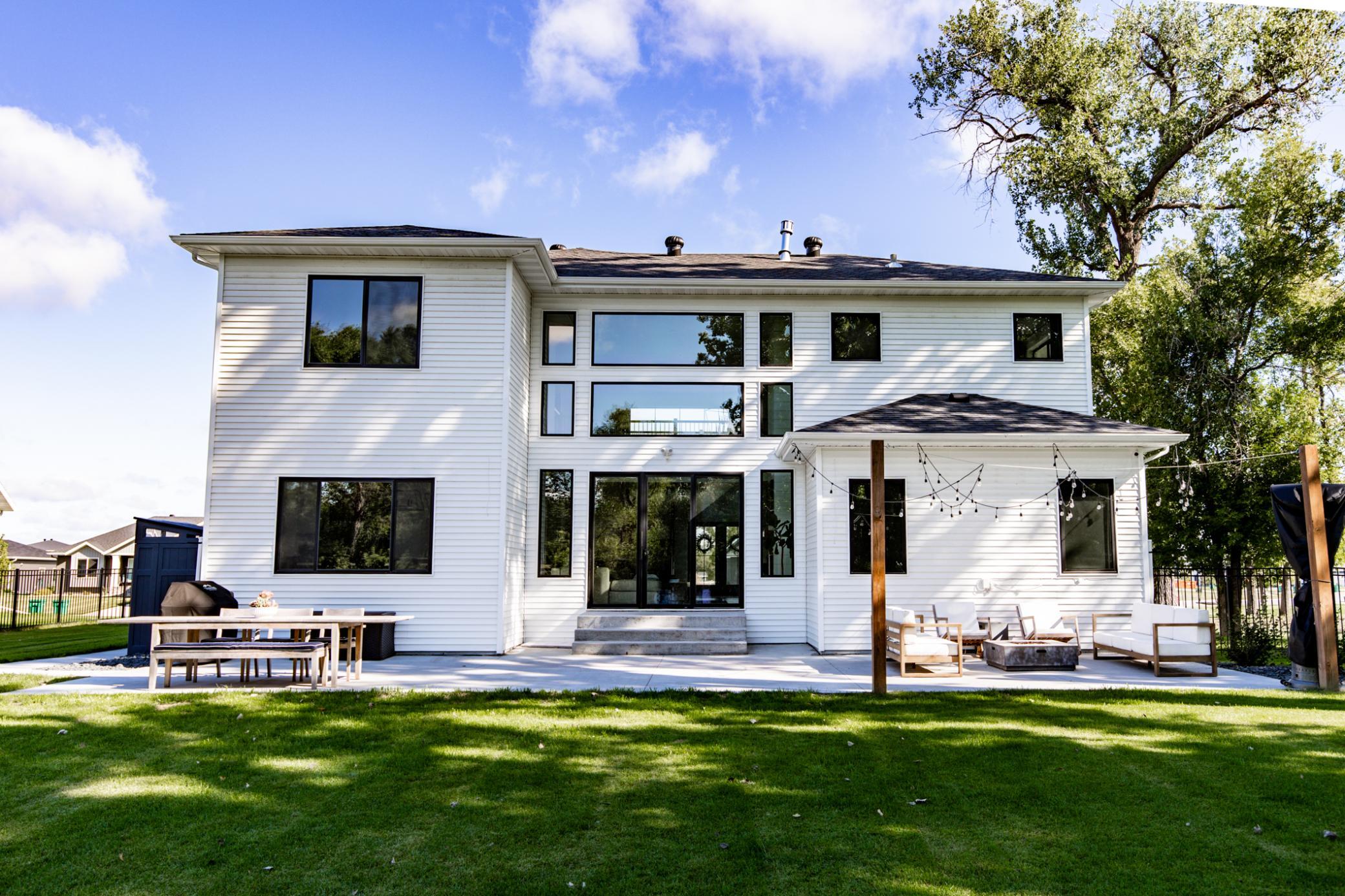 2020 single family home for sale at 8852 Lost River Road in Horace, ND — 6 bed, 4 bath (photo 14 of 95)
