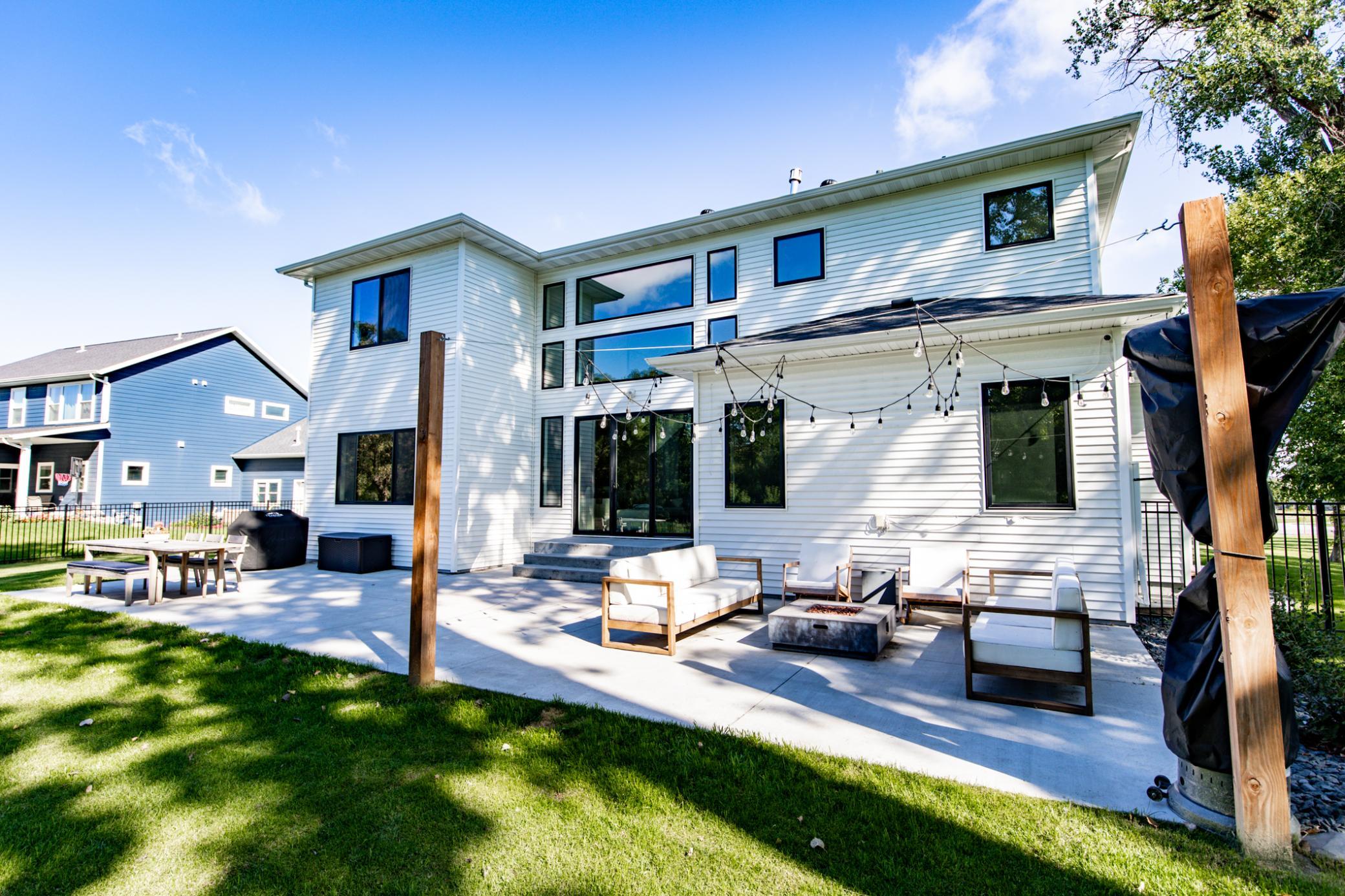 2020 single family home for sale at 8852 Lost River Road in Horace, ND — 6 bed, 4 bath (photo 15 of 95)