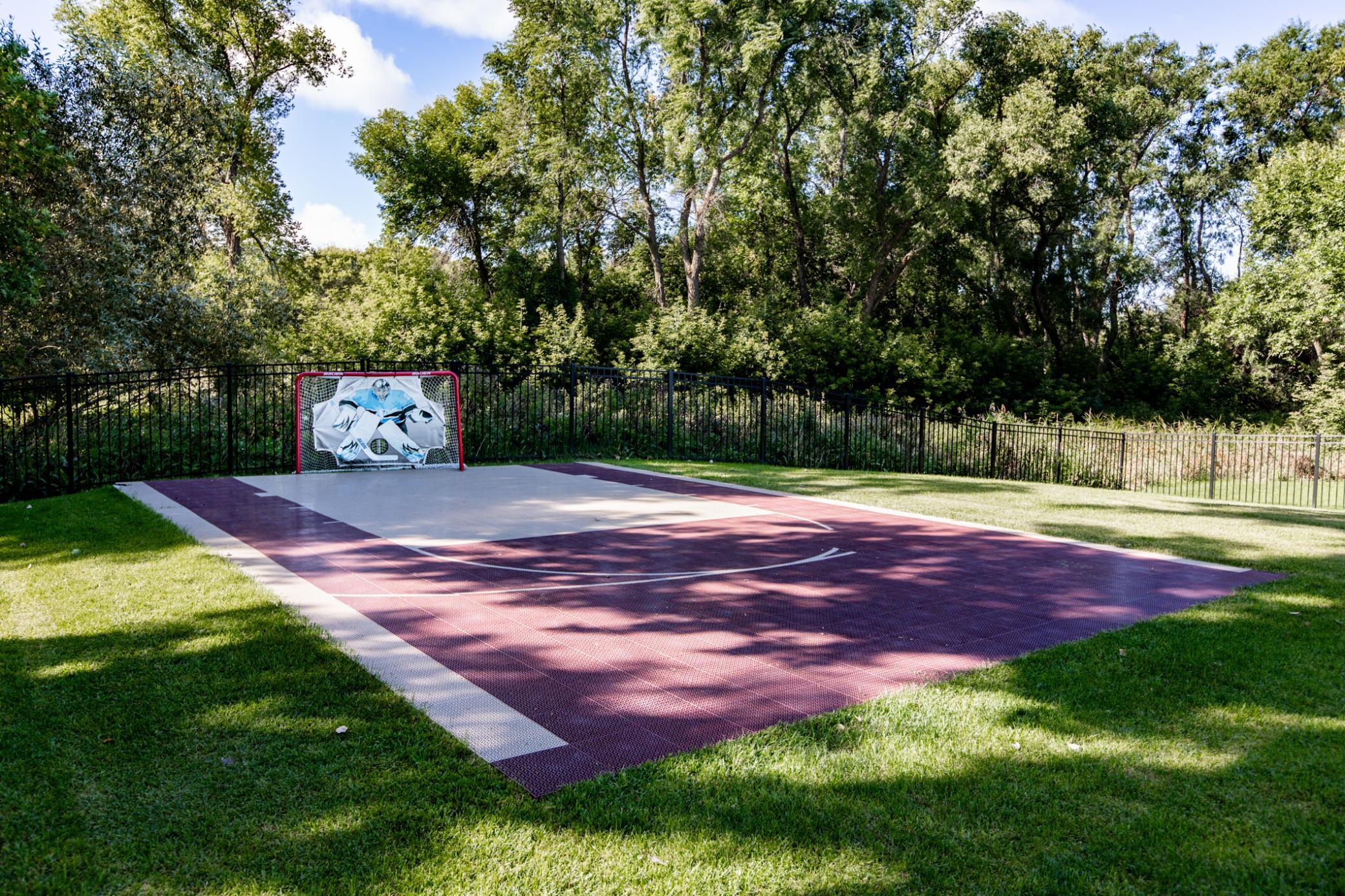 2020 single family home for sale at 8852 Lost River Road in Horace, ND — 6 bed, 4 bath (photo 18 of 95)
