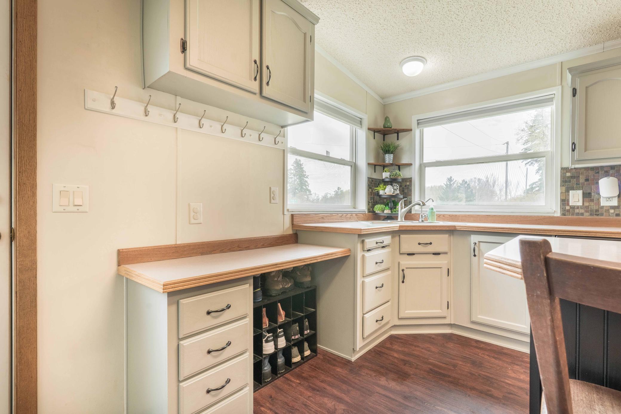 2002 single family home for sale at 211 E Central Avenue in Clitherall, MN — 3 bed, 2 bath (photo 12 of 57)