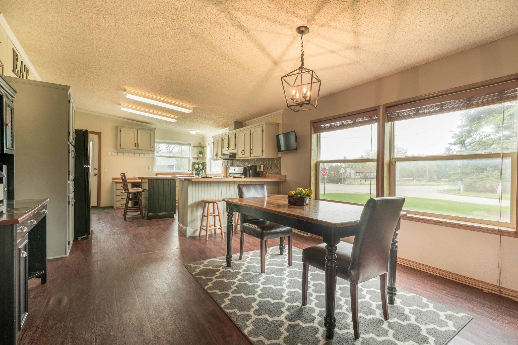 2002 single family home for sale at 211 E Central Avenue in Clitherall, MN — 3 bed, 2 bath (photo 20 of 57)