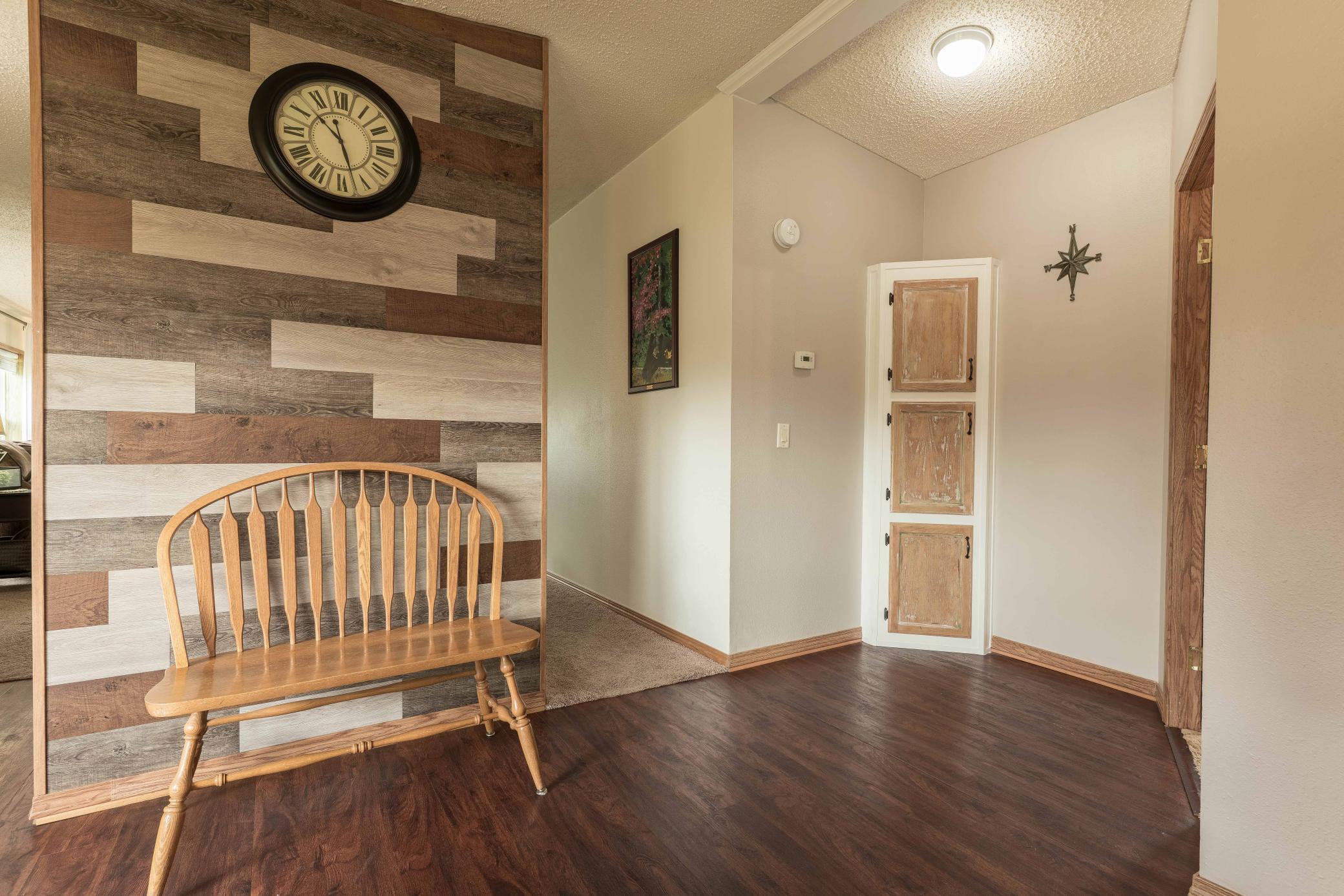 2002 single family home for sale at 211 E Central Avenue in Clitherall, MN — 3 bed, 2 bath (photo 23 of 57)