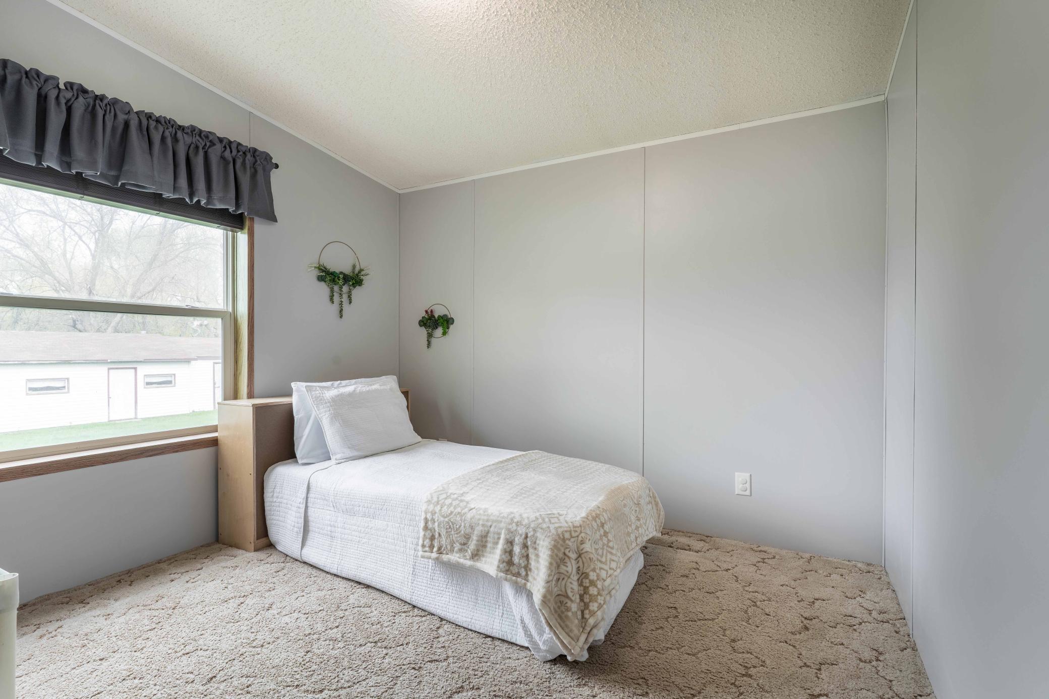 2002 single family home for sale at 211 E Central Avenue in Clitherall, MN — 3 bed, 2 bath (photo 33 of 57)