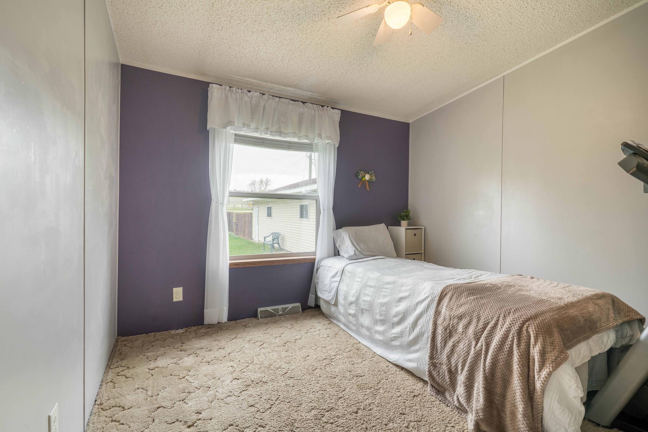 2002 single family home for sale at 211 E Central Avenue in Clitherall, MN — 3 bed, 2 bath (photo 34 of 57)