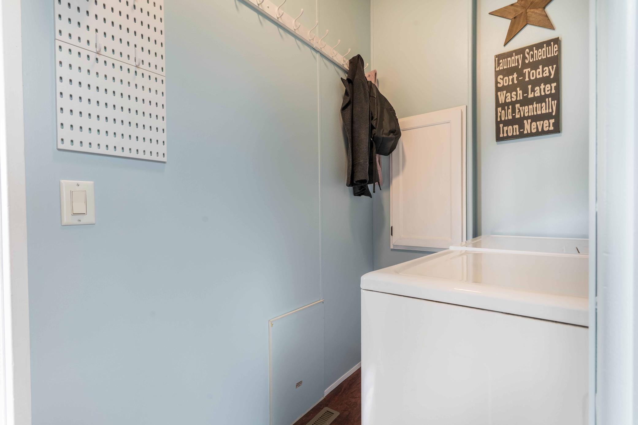 2002 single family home for sale at 211 E Central Avenue in Clitherall, MN — 3 bed, 2 bath (photo 37 of 57)