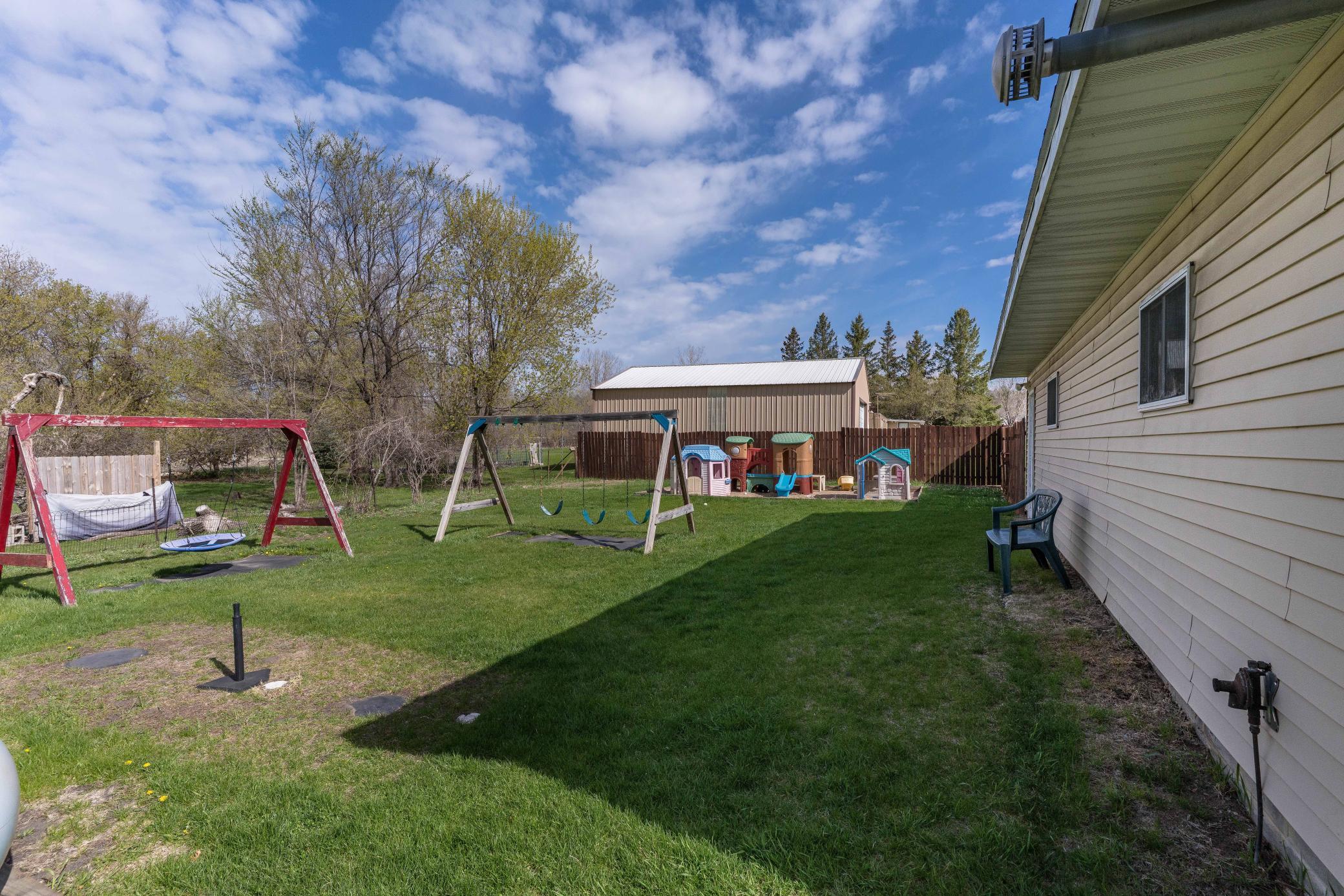2002 single family home for sale at 211 E Central Avenue in Clitherall, MN — 3 bed, 2 bath (photo 42 of 57)
