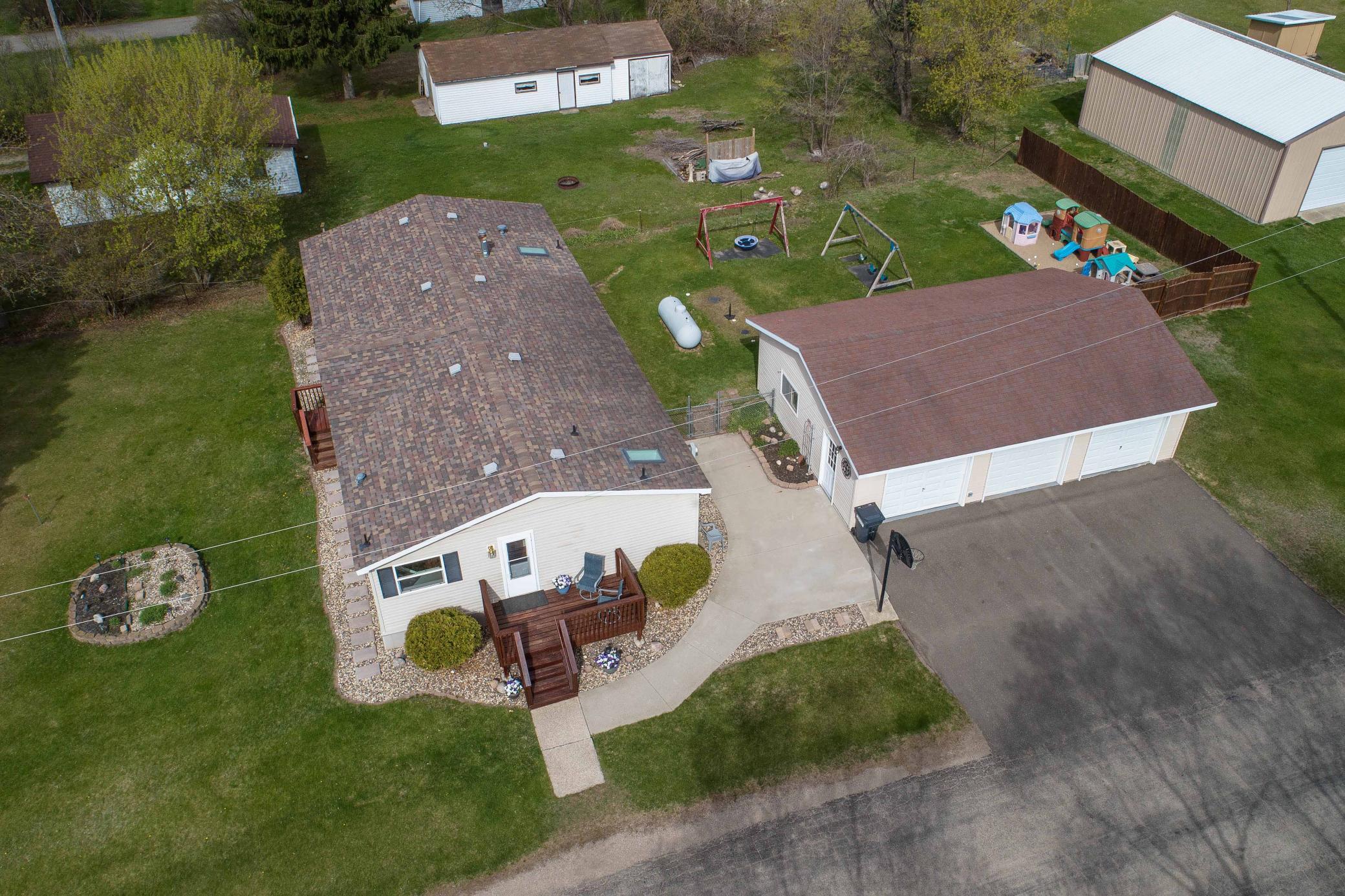 2002 single family home for sale at 211 E Central Avenue in Clitherall, MN — 3 bed, 2 bath (photo 43 of 57)