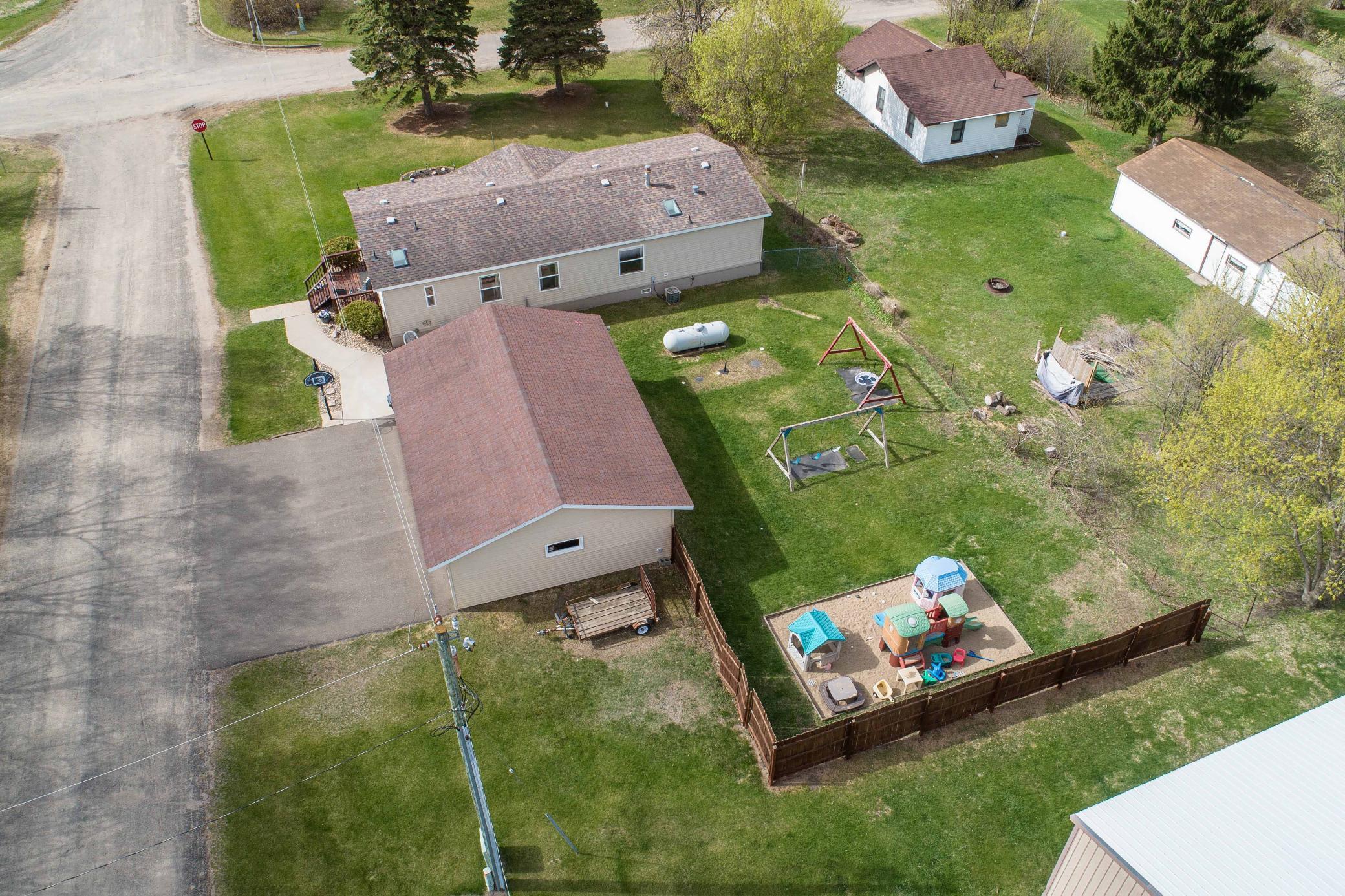 2002 single family home for sale at 211 E Central Avenue in Clitherall, MN — 3 bed, 2 bath (photo 45 of 57)