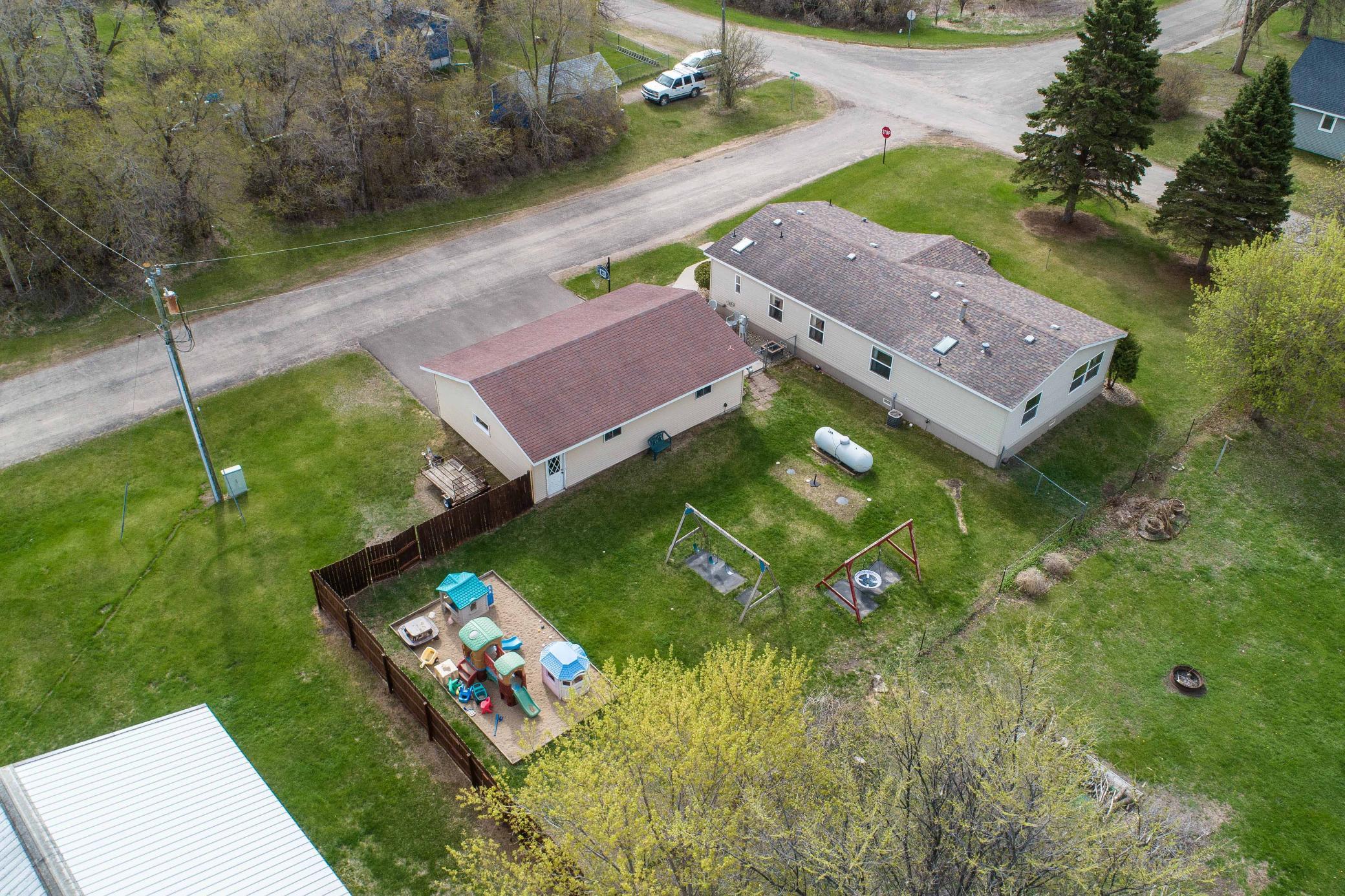 2002 single family home for sale at 211 E Central Avenue in Clitherall, MN — 3 bed, 2 bath (photo 46 of 57)