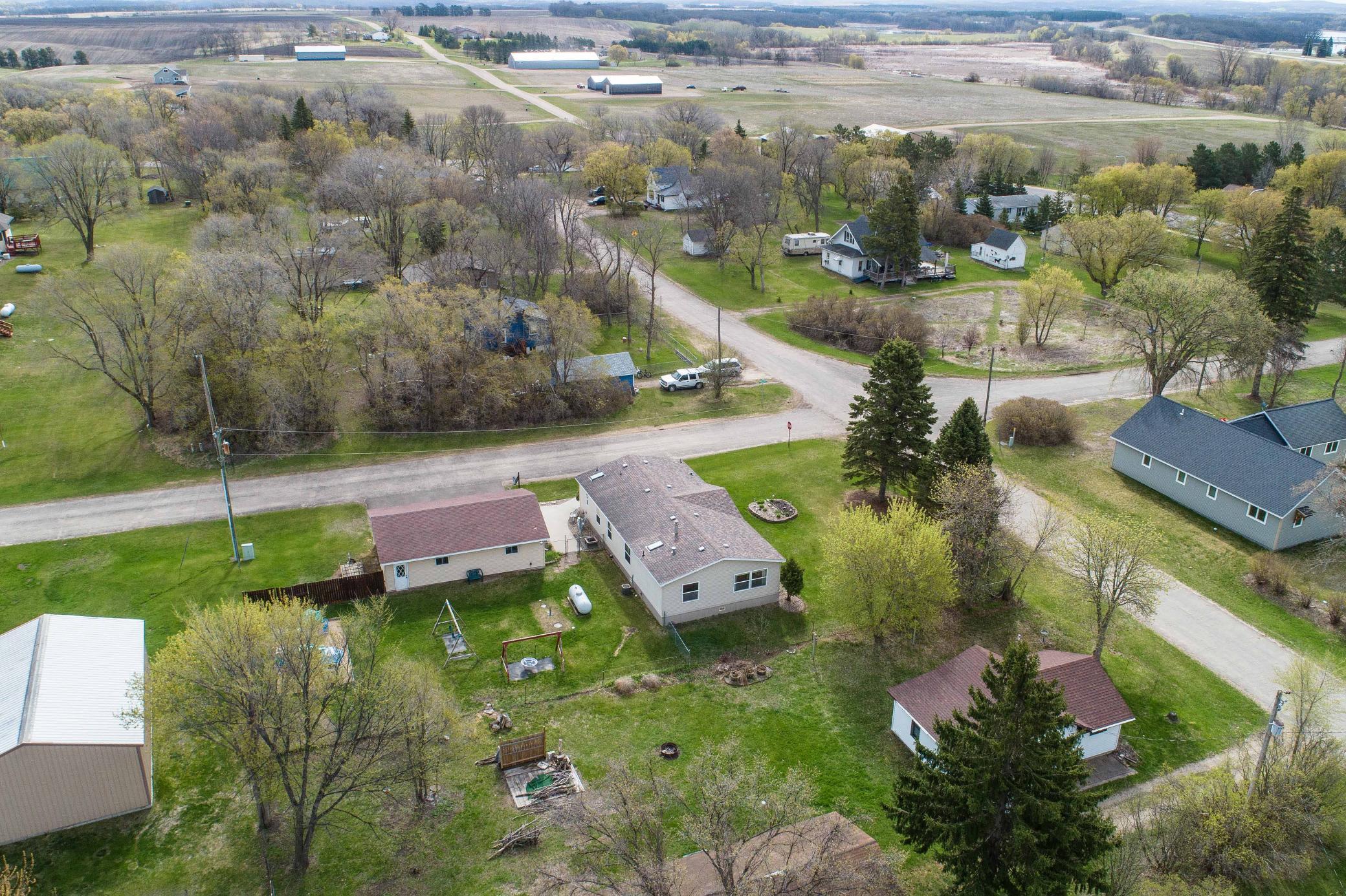 2002 single family home for sale at 211 E Central Avenue in Clitherall, MN — 3 bed, 2 bath (photo 47 of 57)