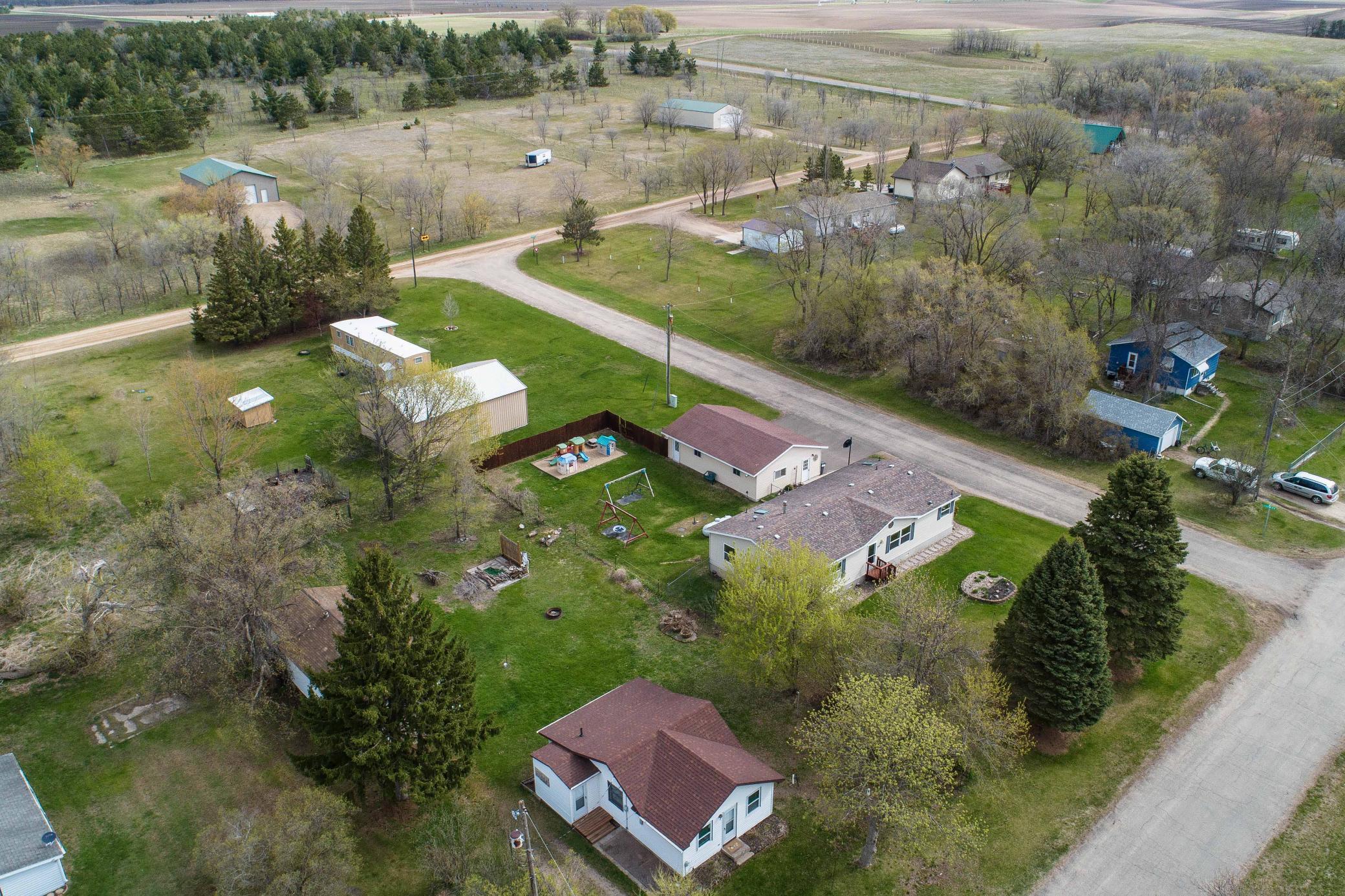 2002 single family home for sale at 211 E Central Avenue in Clitherall, MN — 3 bed, 2 bath (photo 48 of 57)