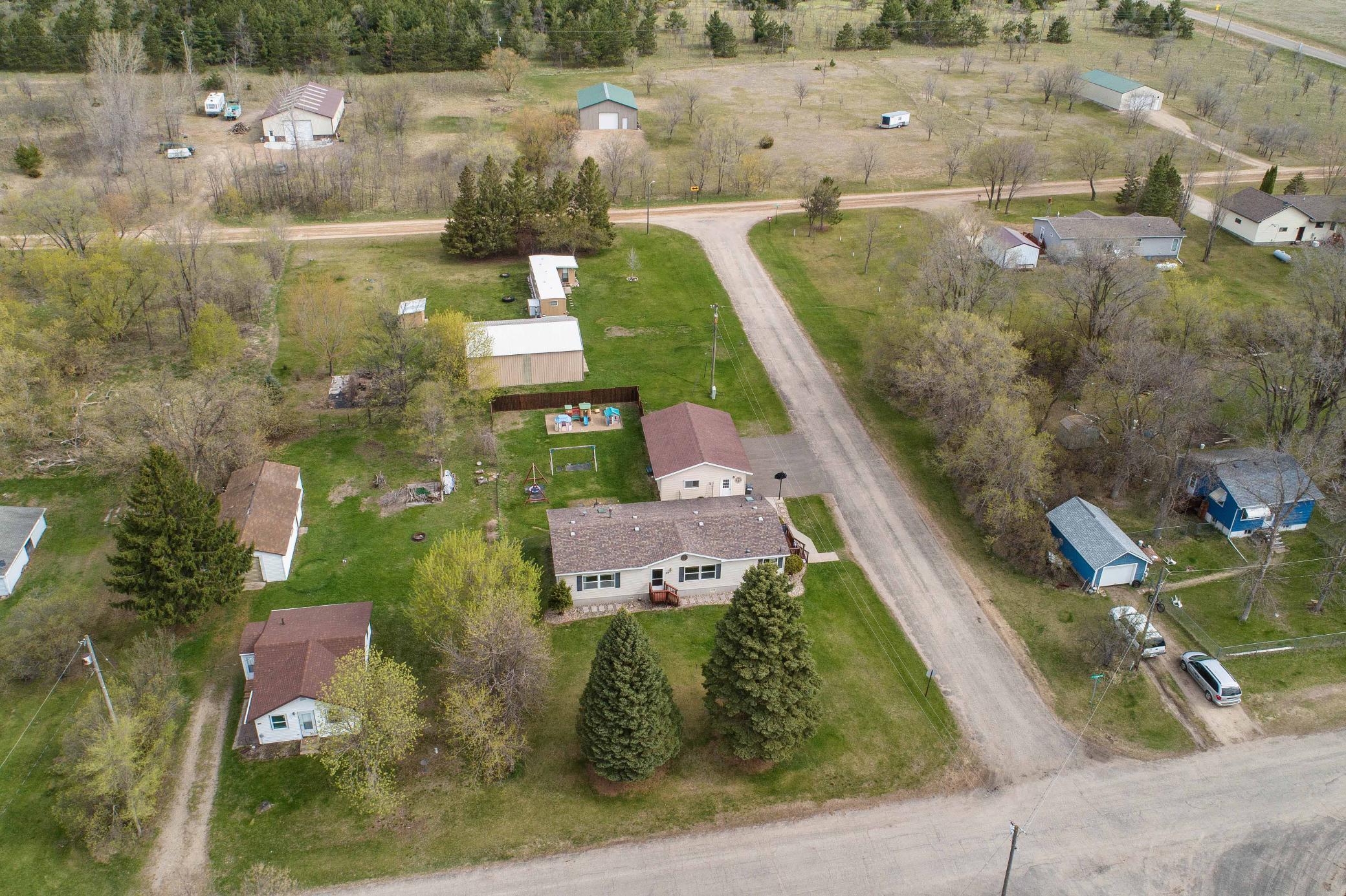 2002 single family home for sale at 211 E Central Avenue in Clitherall, MN — 3 bed, 2 bath (photo 49 of 57)