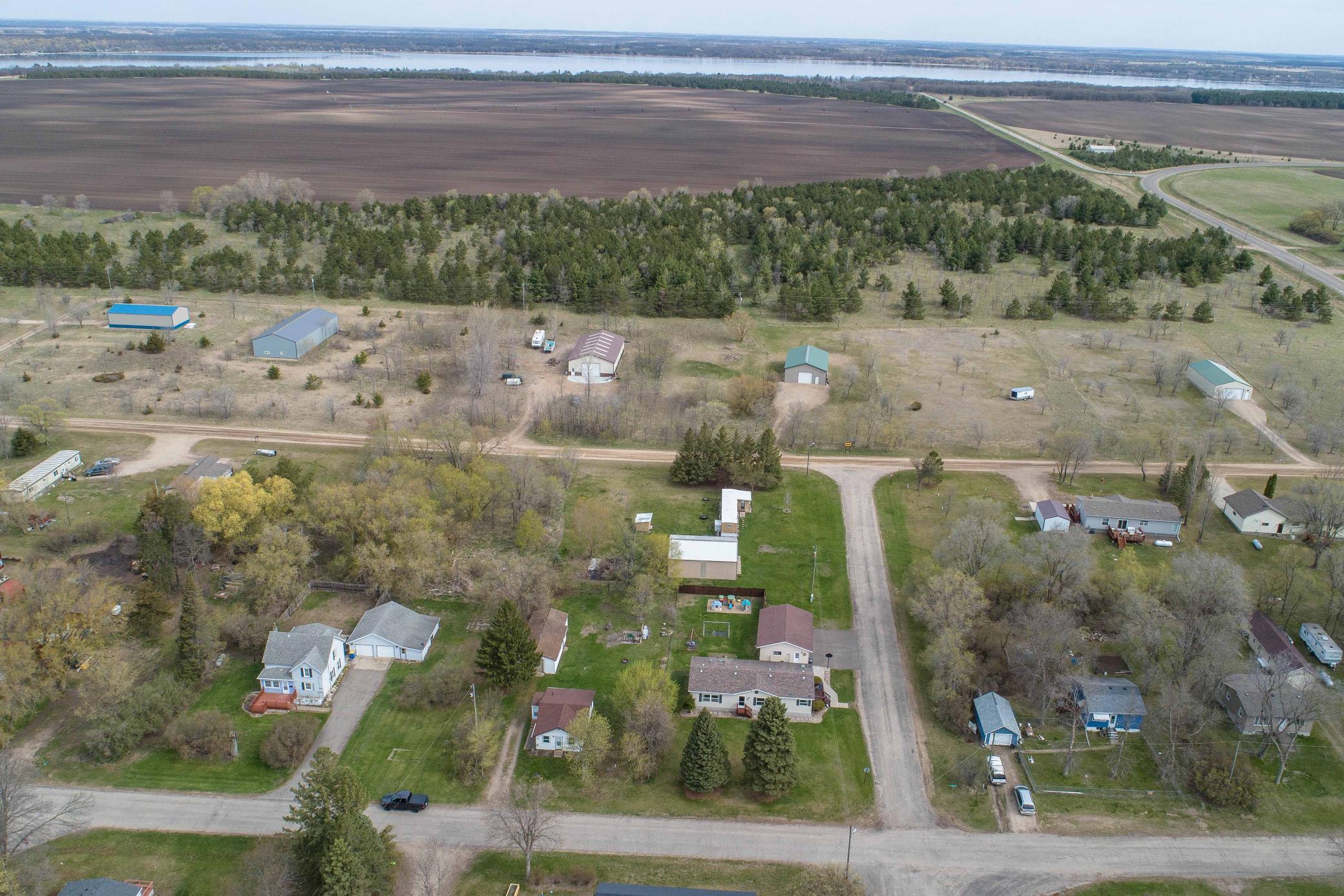 2002 single family home for sale at 211 E Central Avenue in Clitherall, MN — 3 bed, 2 bath (photo 50 of 57)