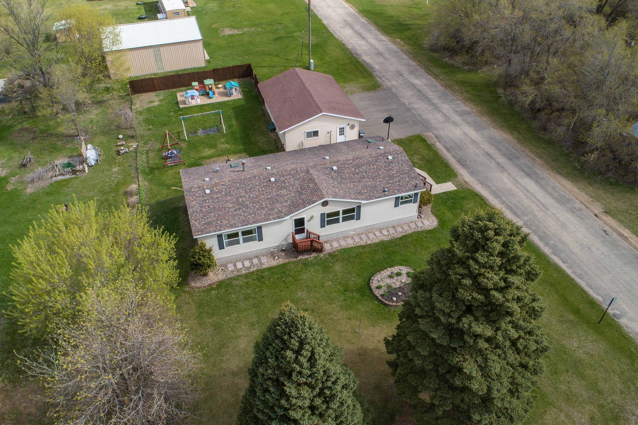 2002 single family home for sale at 211 E Central Avenue in Clitherall, MN — 3 bed, 2 bath (photo 53 of 57)