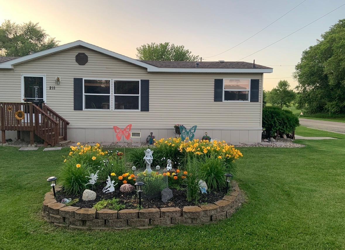 2002 single family home for sale at 211 E Central Avenue in Clitherall, MN — 3 bed, 2 bath (photo 54 of 57)