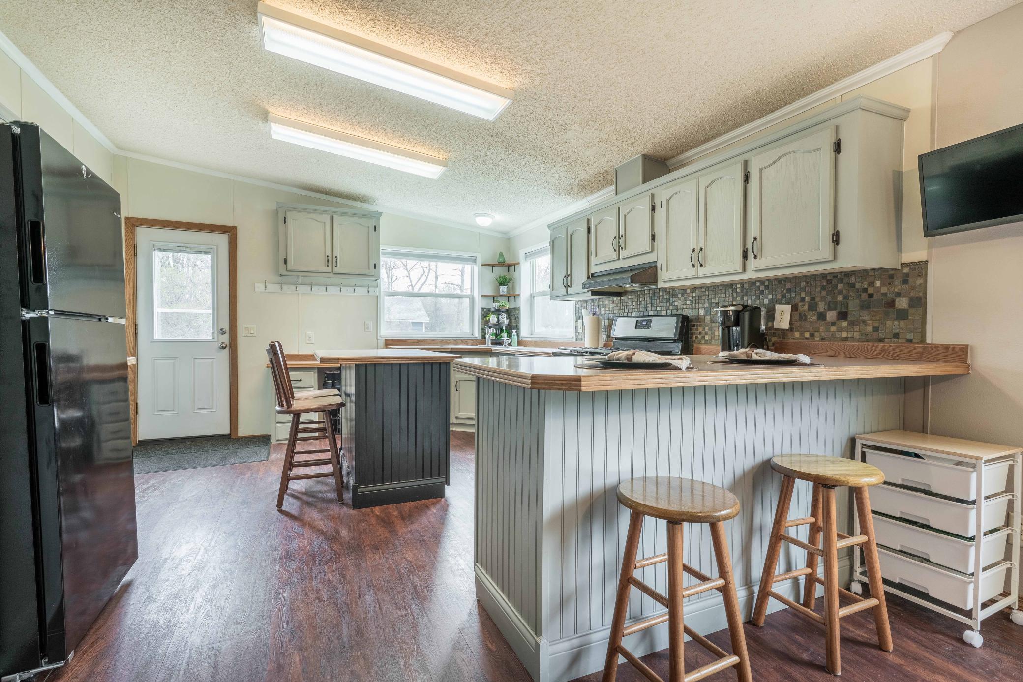 2002 single family home for sale at 211 E Central Avenue in Clitherall, MN — 3 bed, 2 bath (photo 8 of 57)