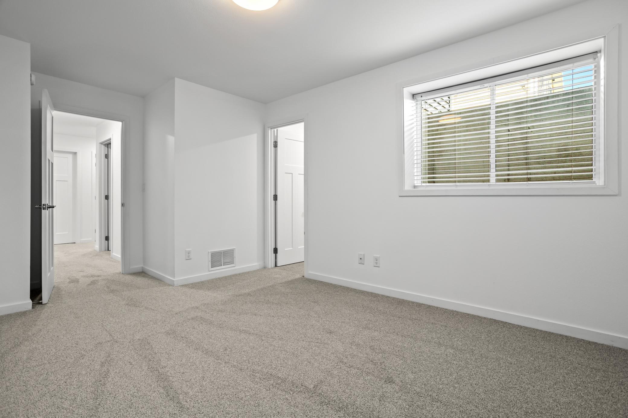 2021 single family home for sale at 7442 20 Street S in Fargo, ND — 6 bed, 3 bath (photo 15 of 41)