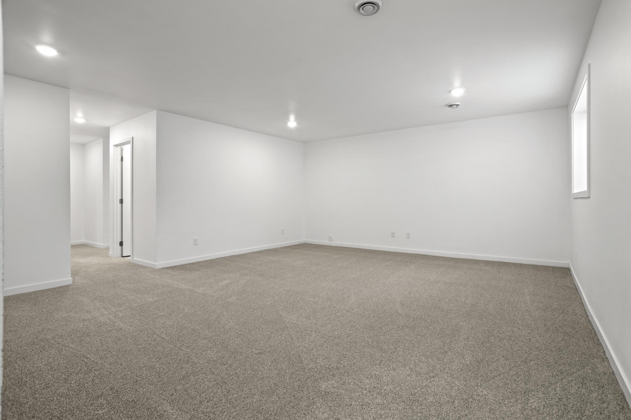 2021 single family home for sale at 7442 20 Street S in Fargo, ND — 6 bed, 3 bath (photo 22 of 41)