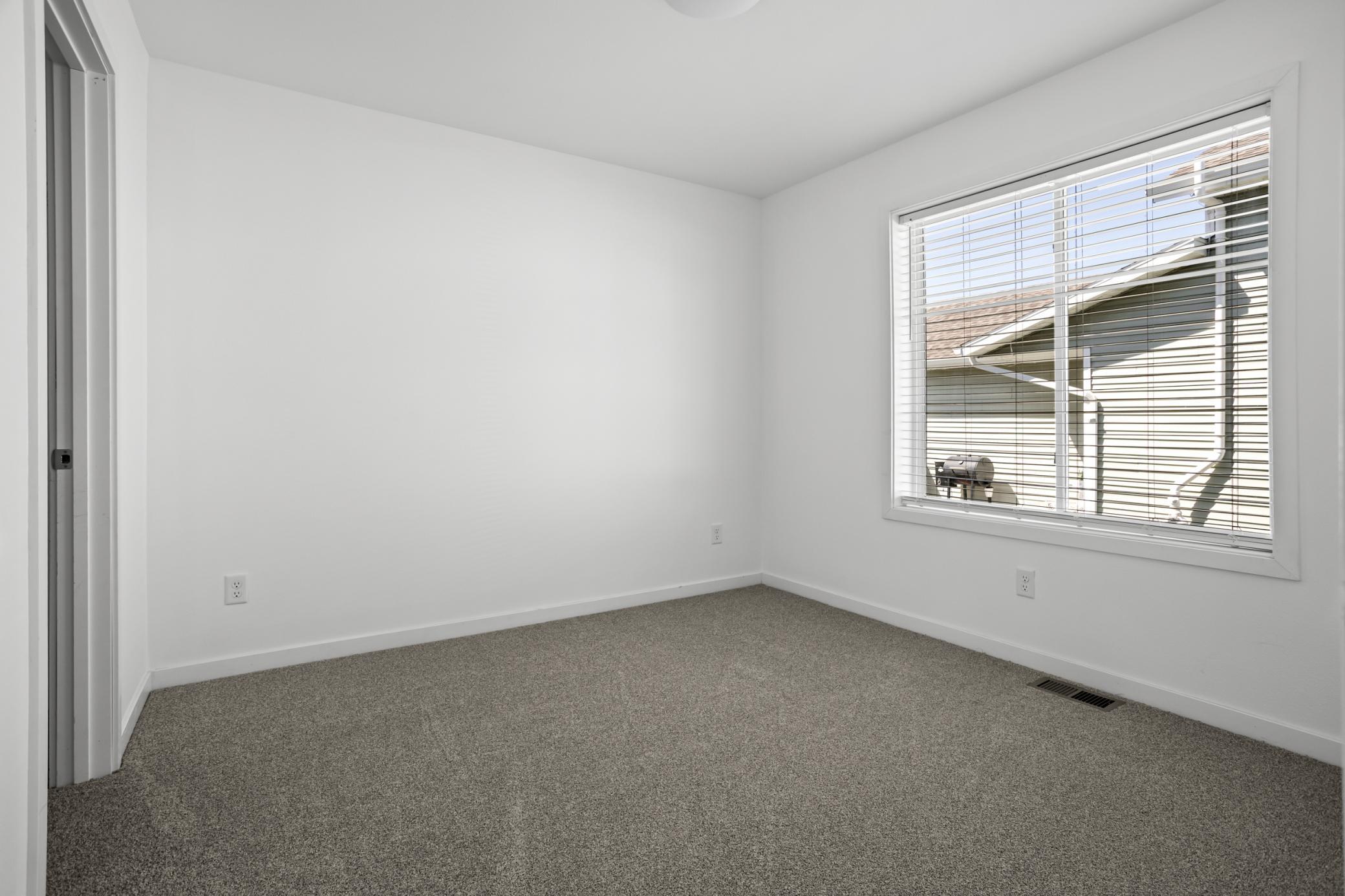 2021 single family home for sale at 7442 20 Street S in Fargo, ND — 6 bed, 3 bath (photo 32 of 41)