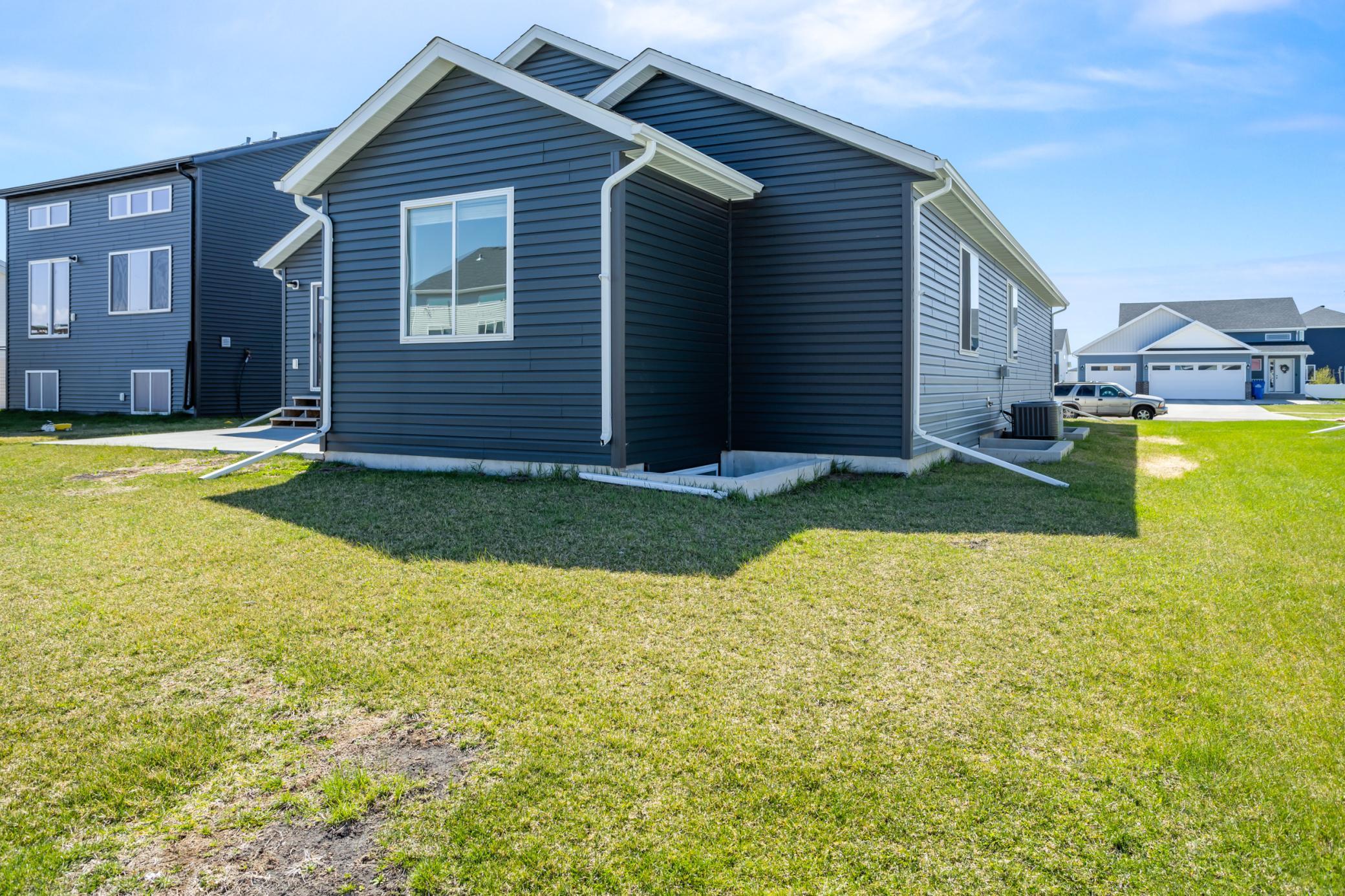 2021 single family home for sale at 7442 20 Street S in Fargo, ND — 6 bed, 3 bath (photo 38 of 41)