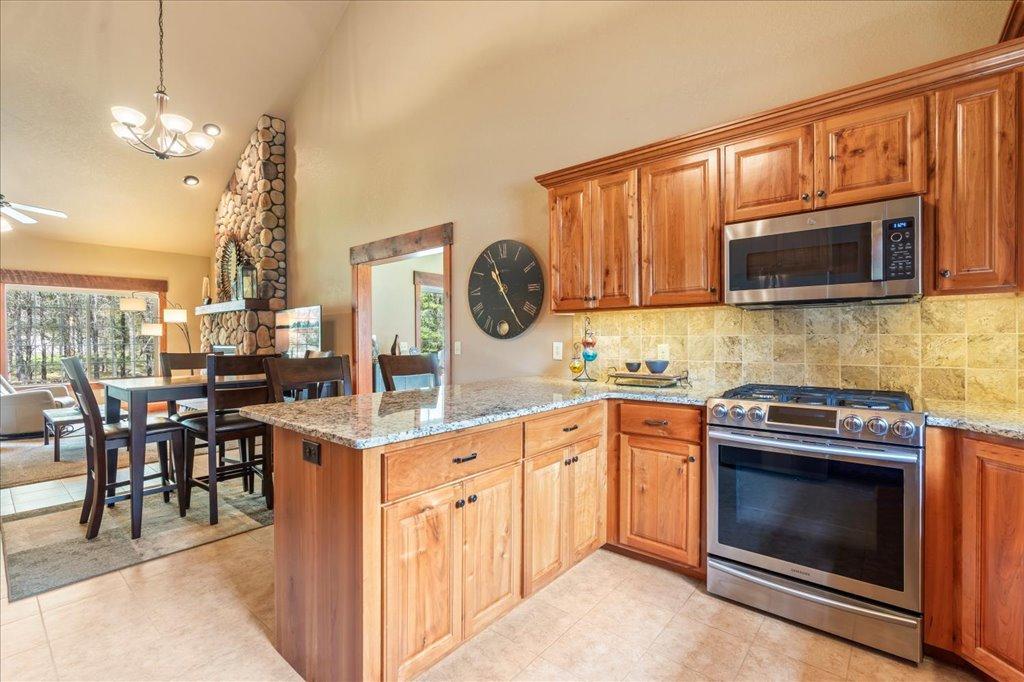 2016 single family home for sale at 7814 Pueblo Circle in Pequot Lakes, MN — 4 bed, 3 bath (photo 11 of 83)