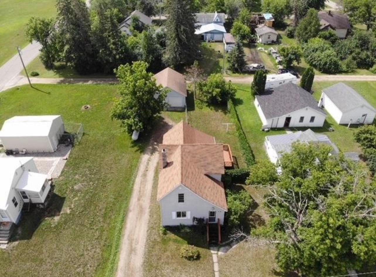 1968 single family home for sale at 317 Minnesota Avenue E in Sebeka, MN — 3 bed, 1 bath (photo 2 of 20)