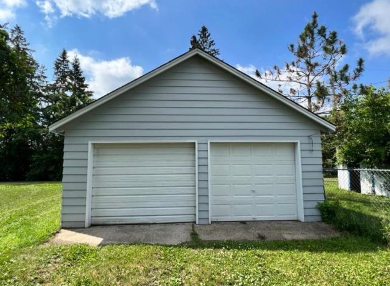 1968 single family home for sale at 317 Minnesota Avenue E in Sebeka, MN — 3 bed, 1 bath (photo 3 of 20)