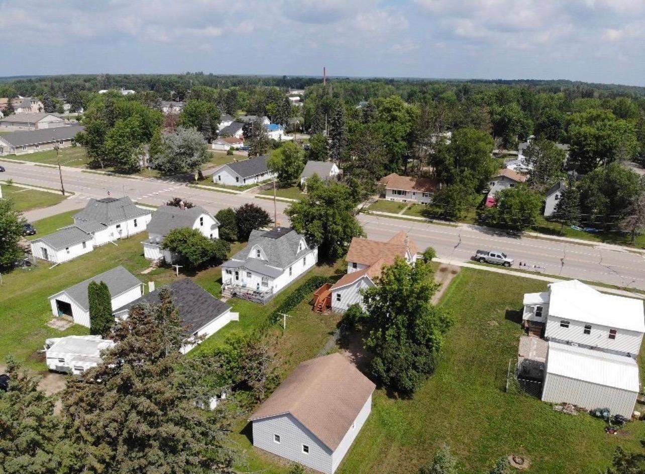 1968 single family home for sale at 317 Minnesota Avenue E in Sebeka, MN — 3 bed, 1 bath (photo 6 of 20)