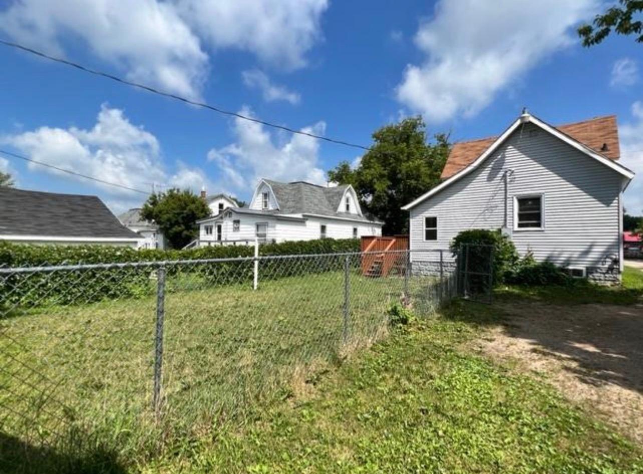 1968 single family home for sale at 317 Minnesota Avenue E in Sebeka, MN — 3 bed, 1 bath (photo 7 of 20)