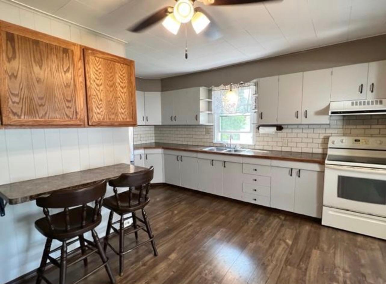 1968 single family home for sale at 317 Minnesota Avenue E in Sebeka, MN — 3 bed, 1 bath (photo 9 of 20)